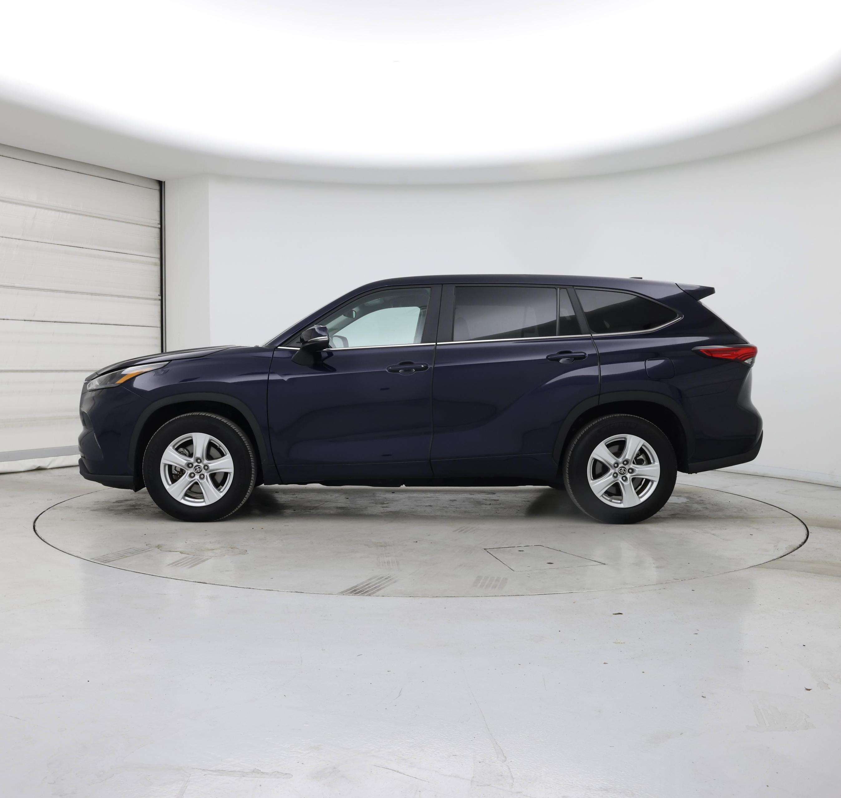 Thumbnail: 2023 Toyota Highlander - 3