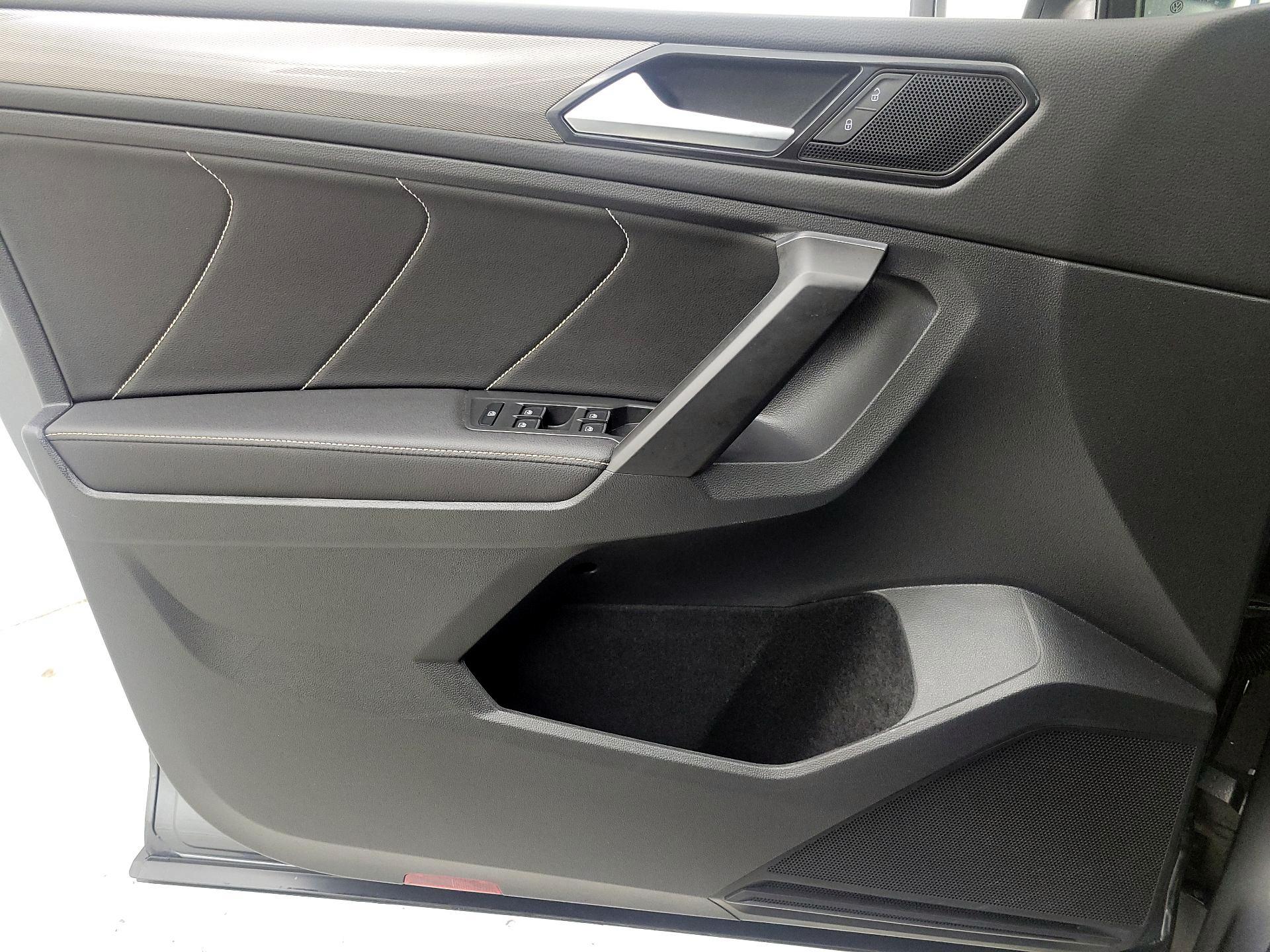 Thumbnail: 2022 Volkswagen Tiguan - 12