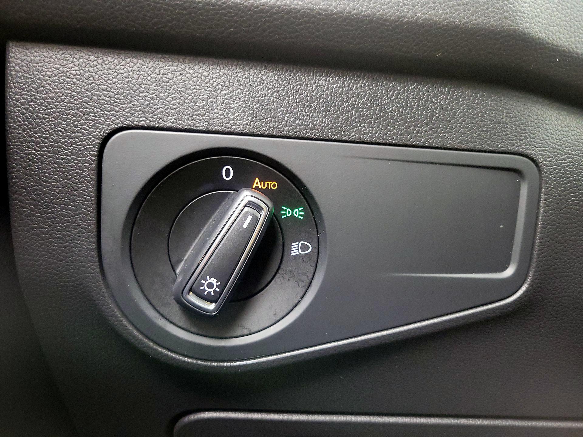 Thumbnail: 2022 Volkswagen Tiguan - 13