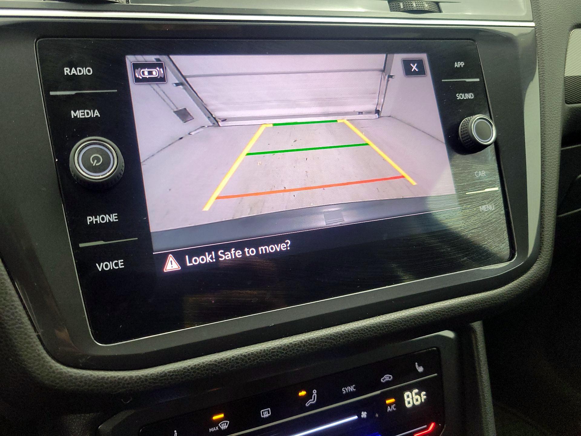 Thumbnail: 2022 Volkswagen Tiguan - 14