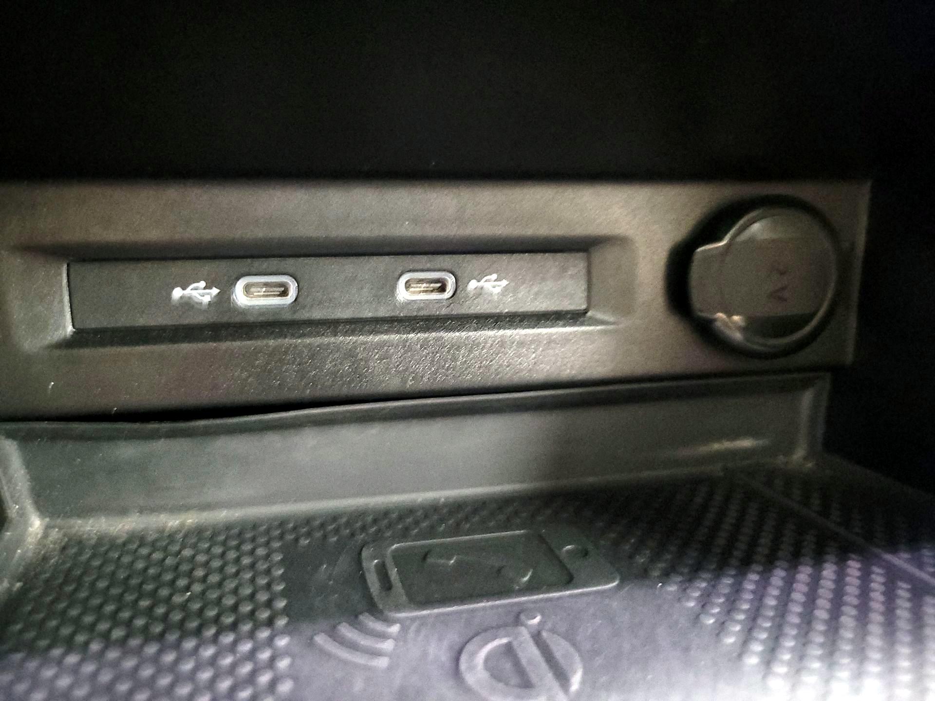 Thumbnail: 2022 Volkswagen Tiguan - 18