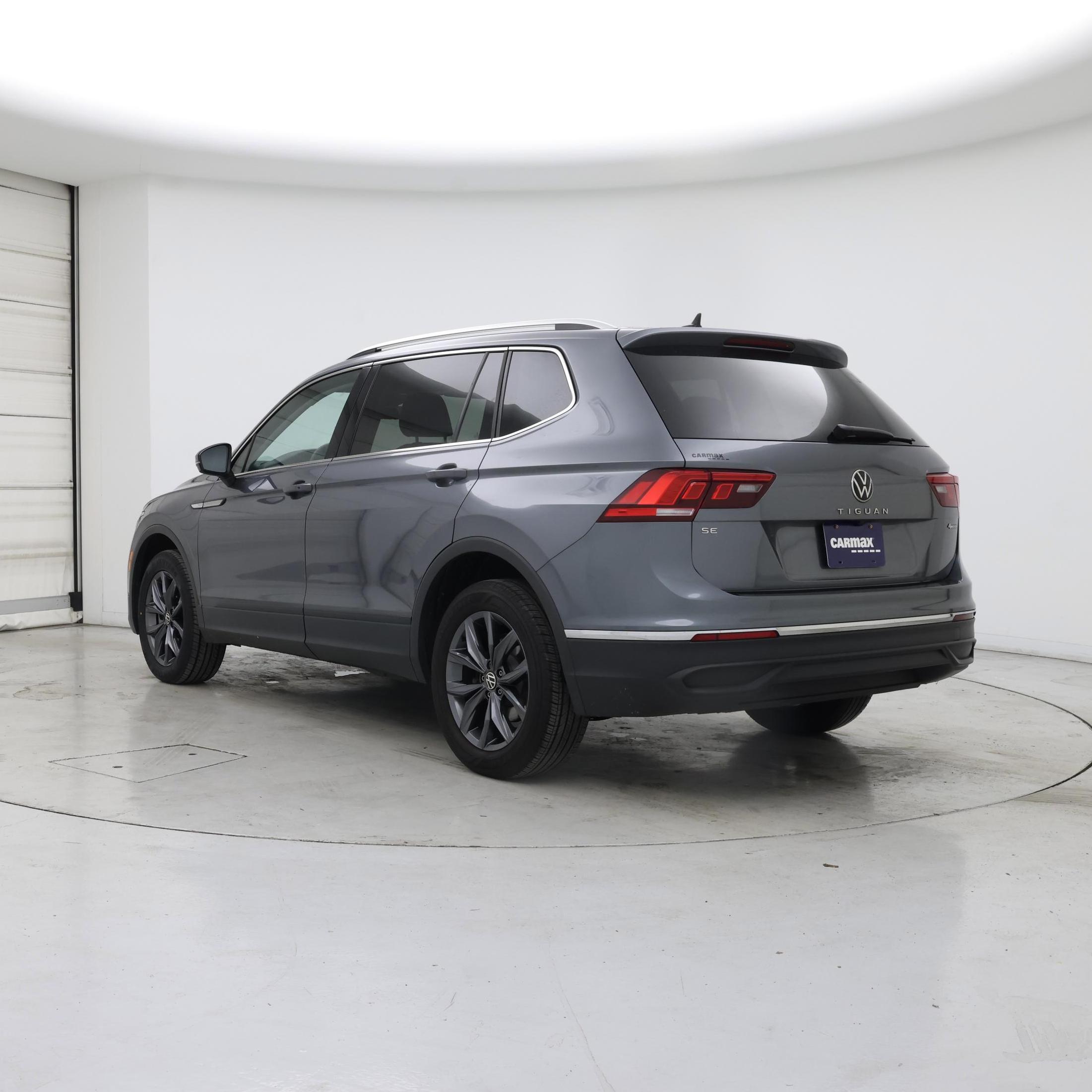 Thumbnail: 2022 Volkswagen Tiguan - 2