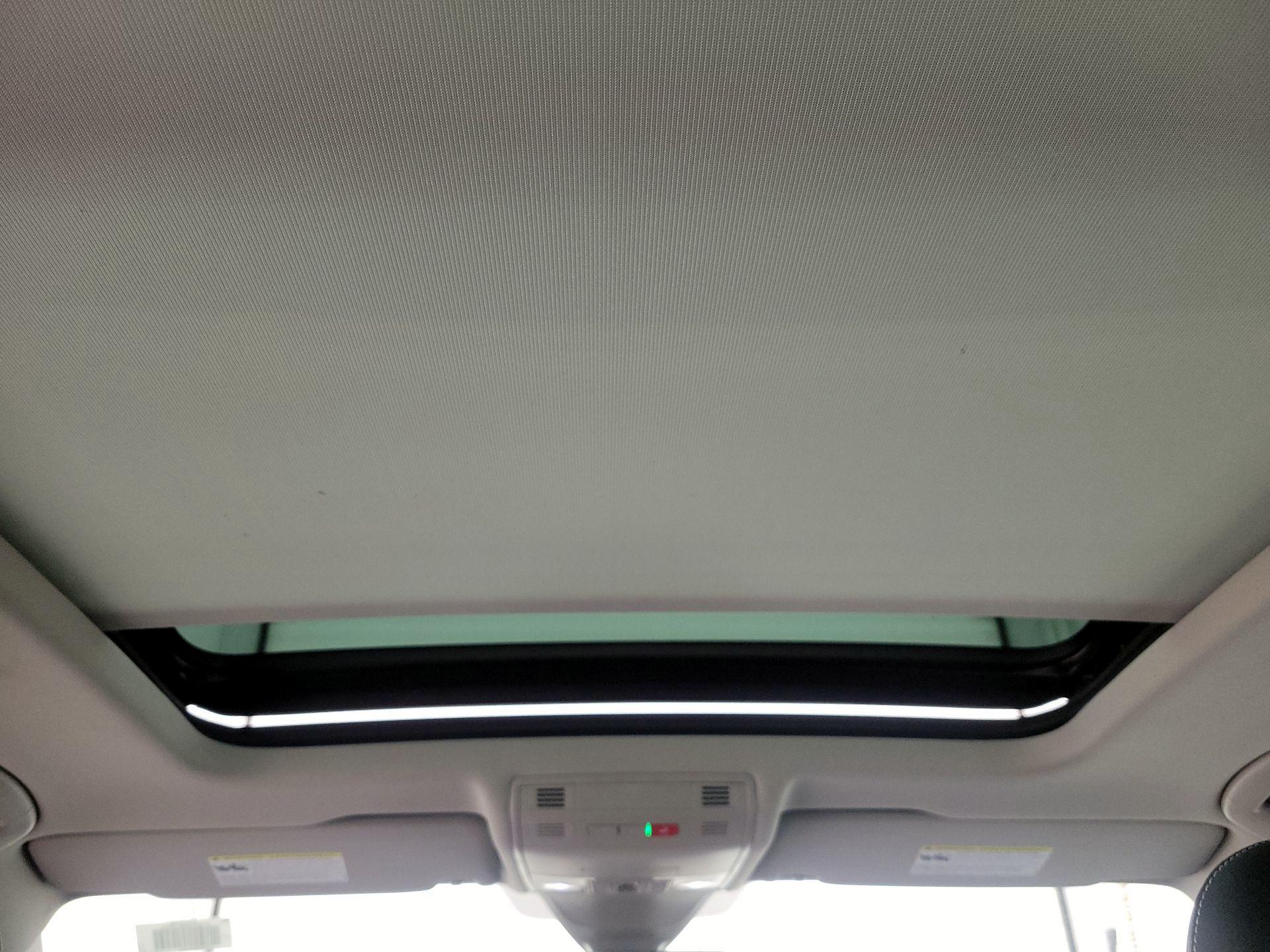 Thumbnail: 2022 Volkswagen Tiguan - 19