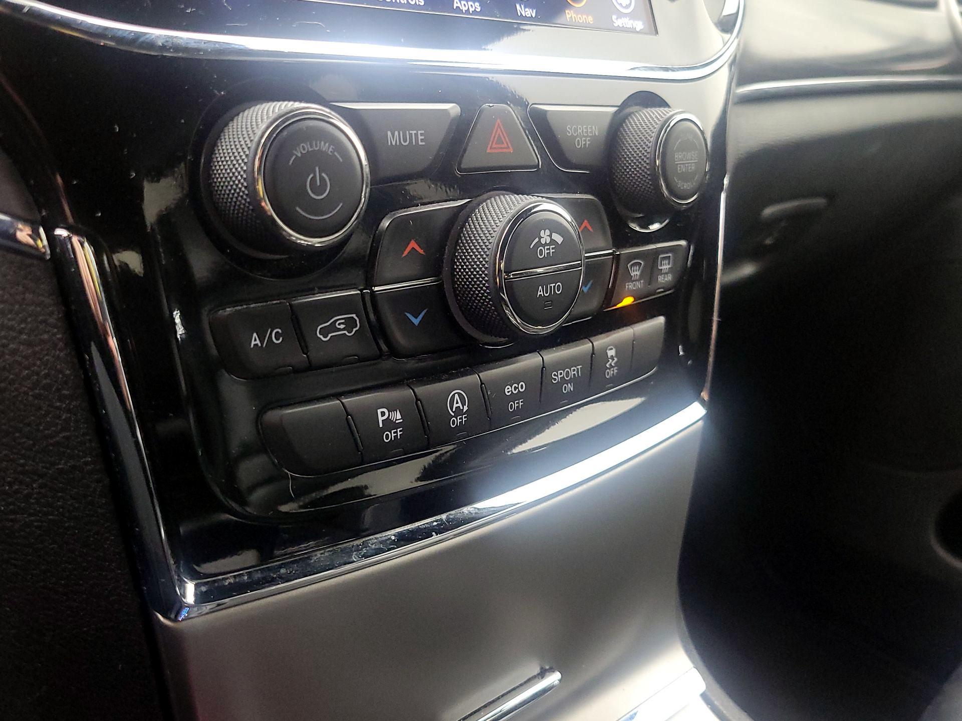 Thumbnail: 2021 Jeep Grand Cherokee - 17