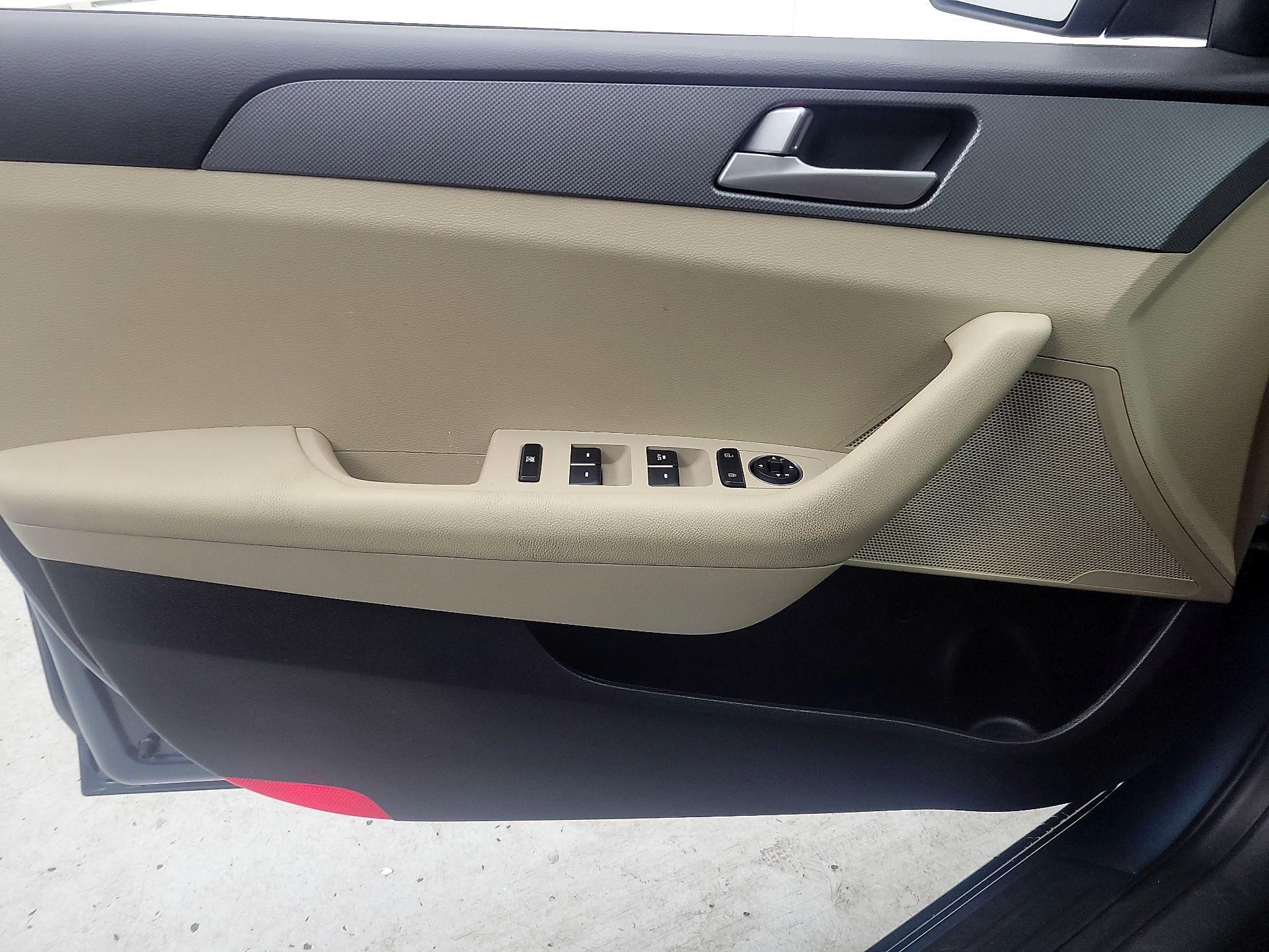 Thumbnail: 2017 Hyundai Sonata - 12