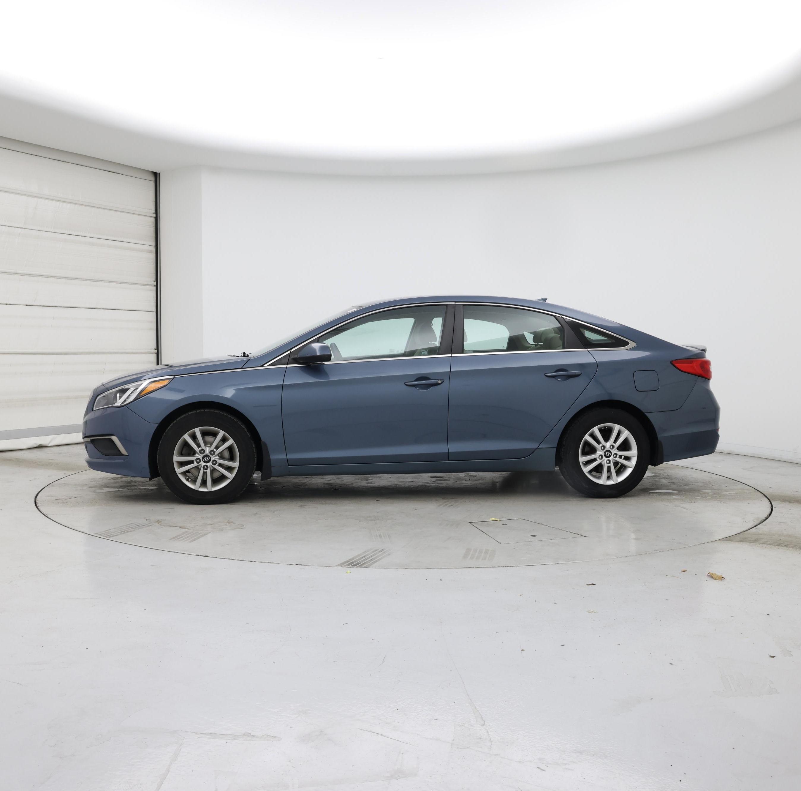 Thumbnail: 2017 Hyundai Sonata - 3