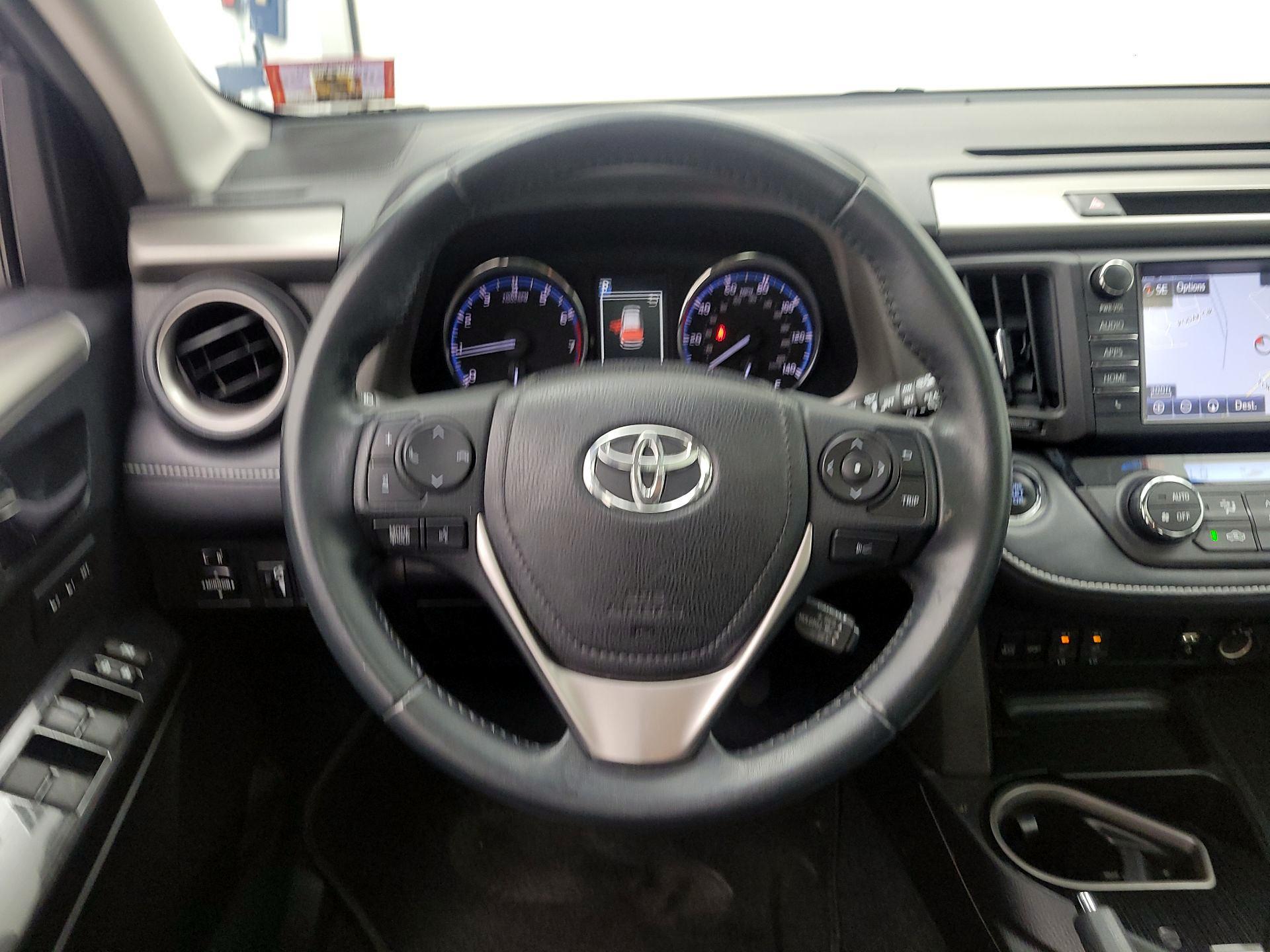 Thumbnail: 2016 Toyota RAV4 - 10