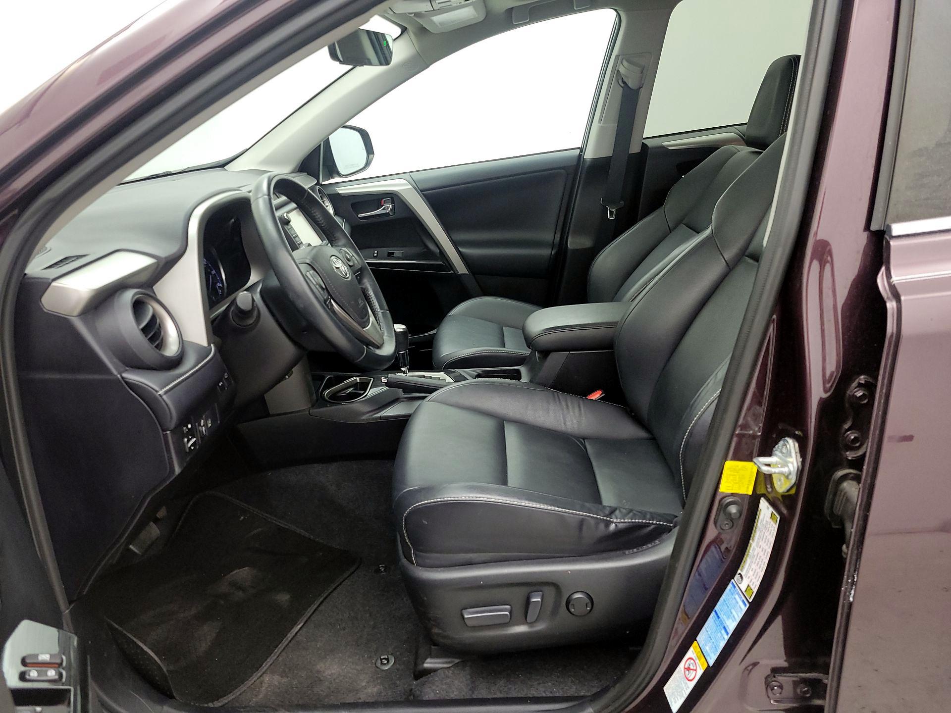 Thumbnail: 2016 Toyota RAV4 - 11