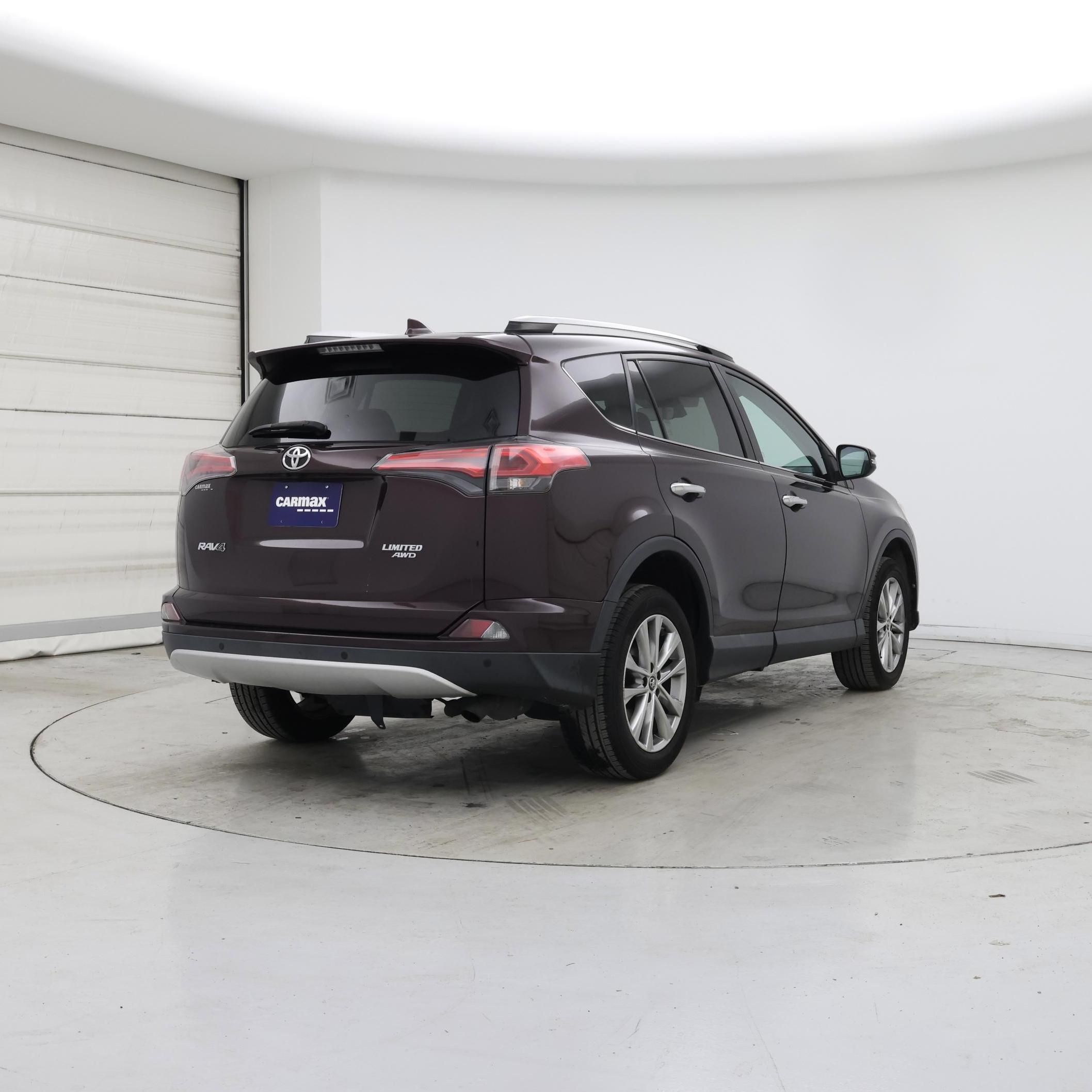 Thumbnail: 2016 Toyota RAV4 - 8