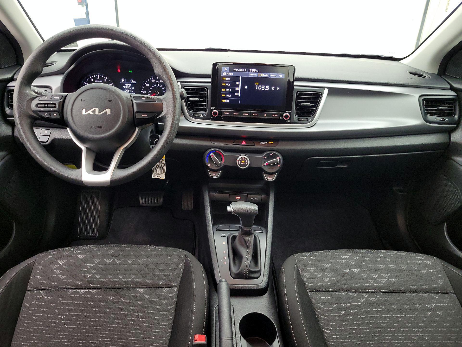 Thumbnail: 2022 Kia Rio - 9