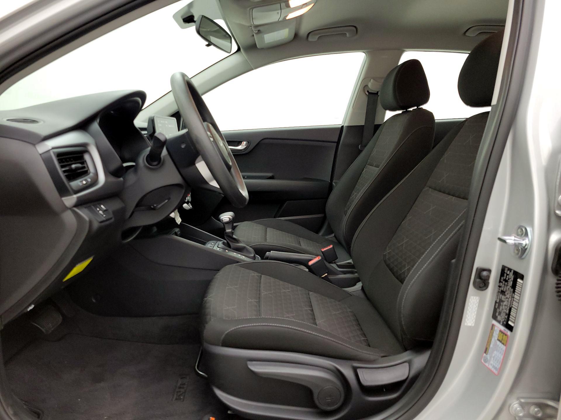 Thumbnail: 2022 Kia Rio - 11