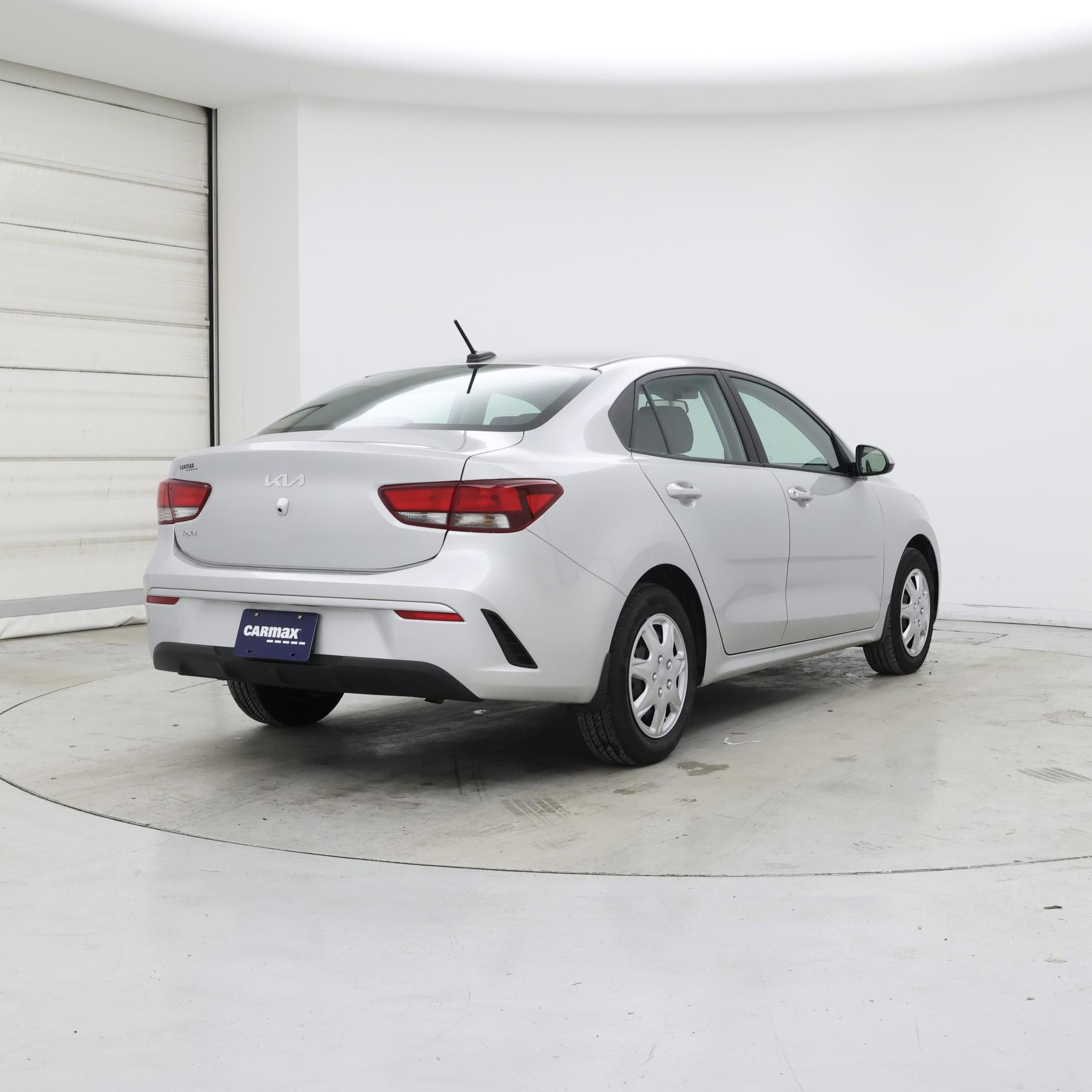 Thumbnail: 2022 Kia Rio - 8