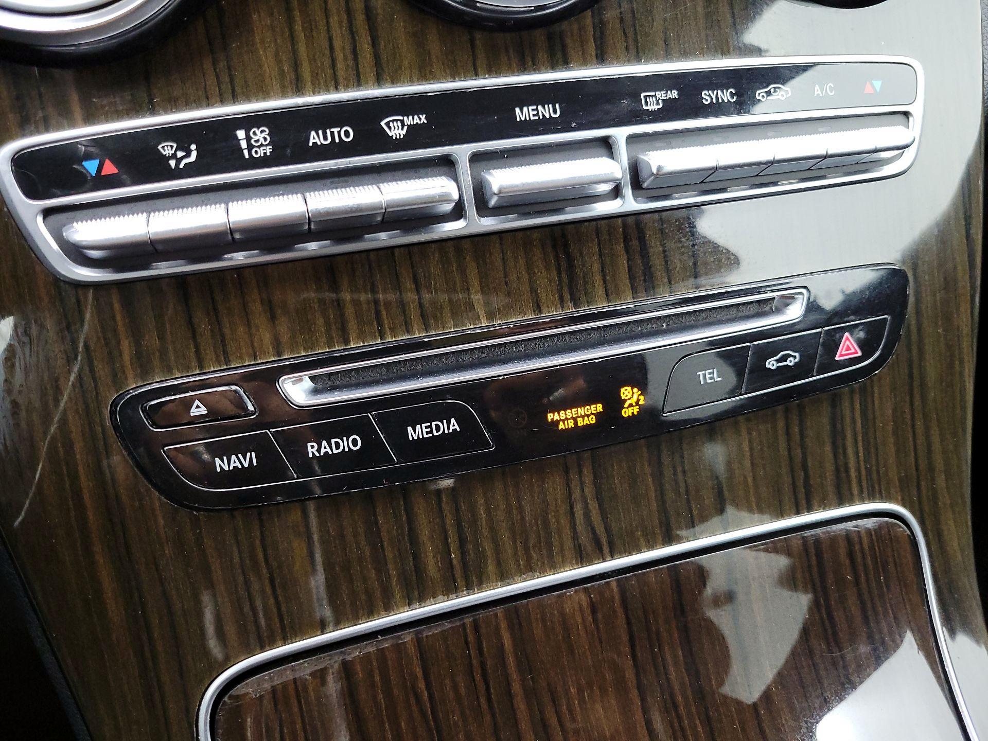 Thumbnail: 2018 Mercedes-Benz GLC - 16