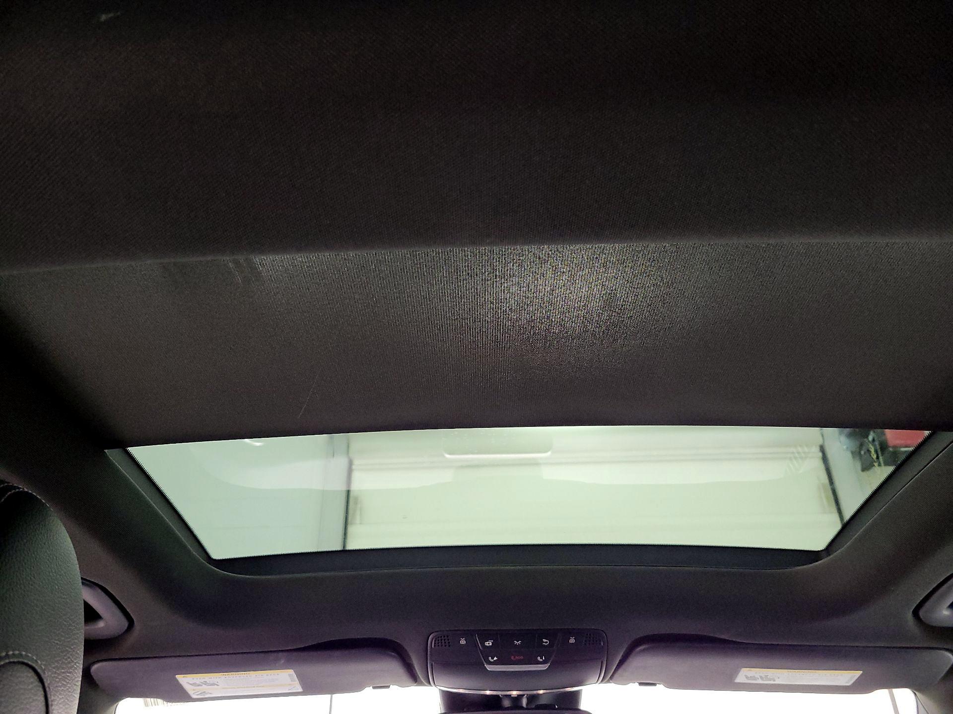 Thumbnail: 2018 Mercedes-Benz GLC - 19