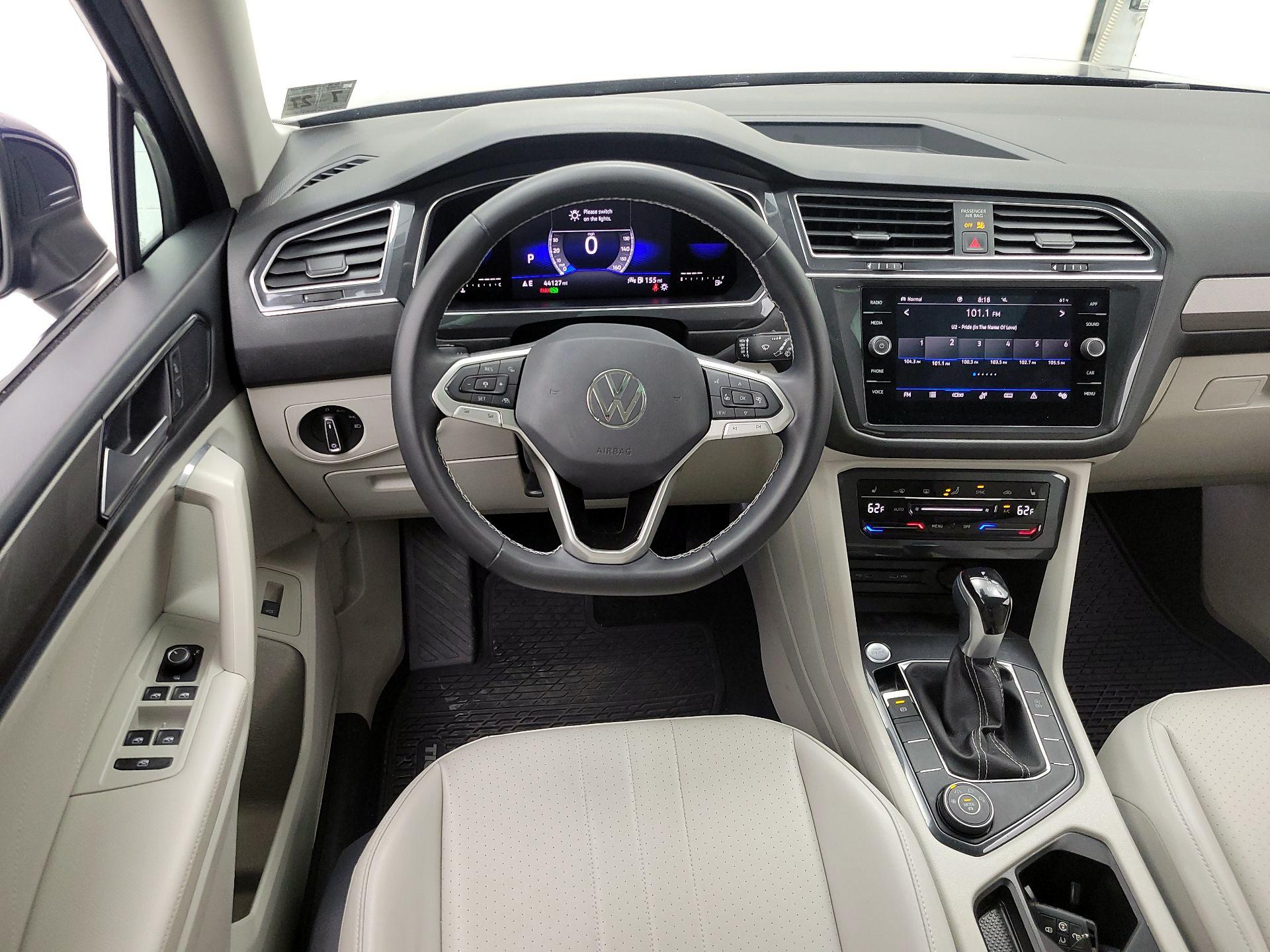 Thumbnail: 2022 Volkswagen Tiguan - 10