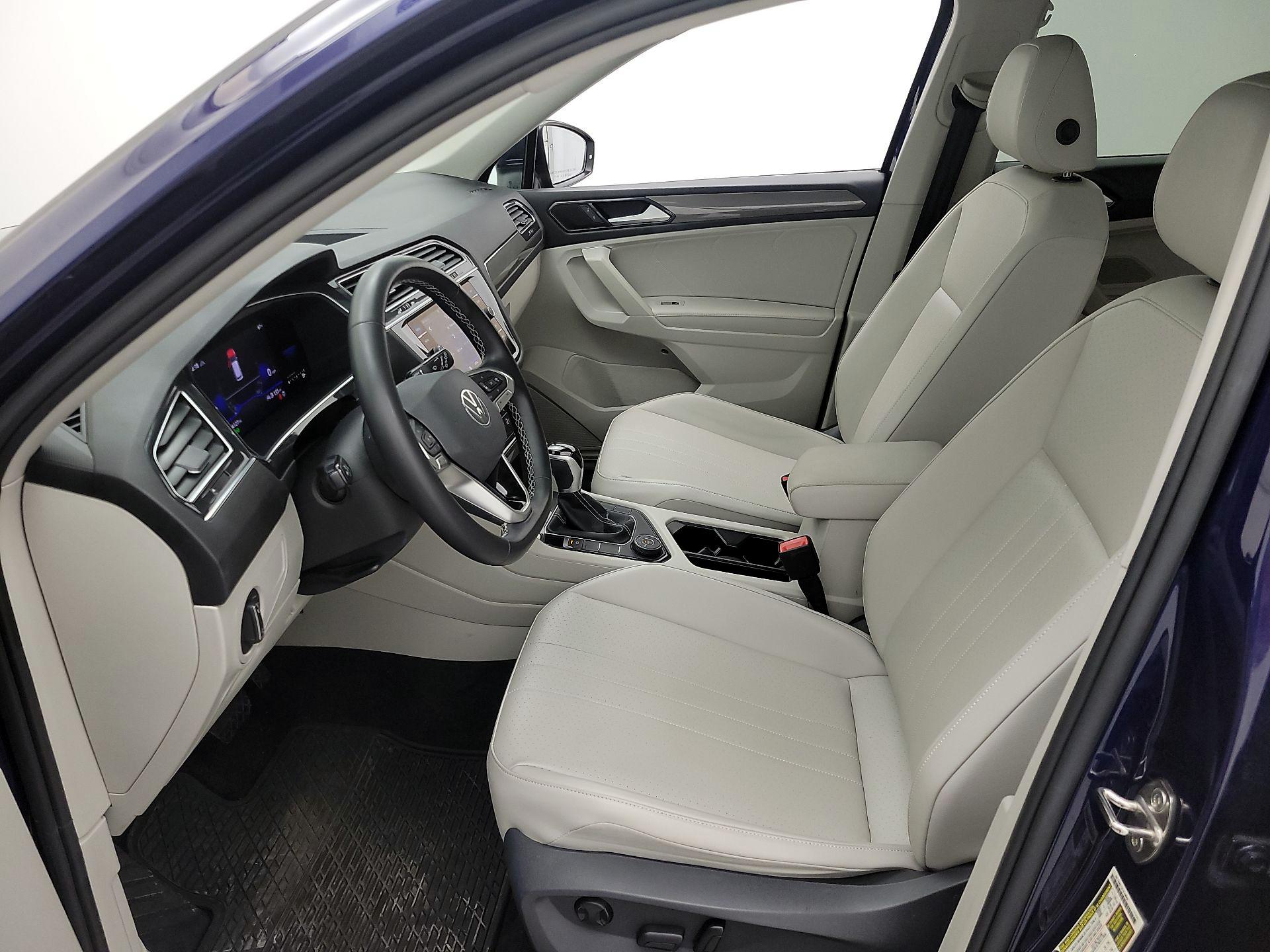 Thumbnail: 2022 Volkswagen Tiguan - 11