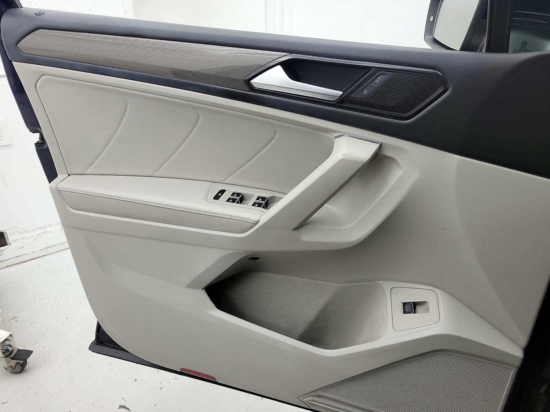 Thumbnail: 2022 Volkswagen Tiguan - 12