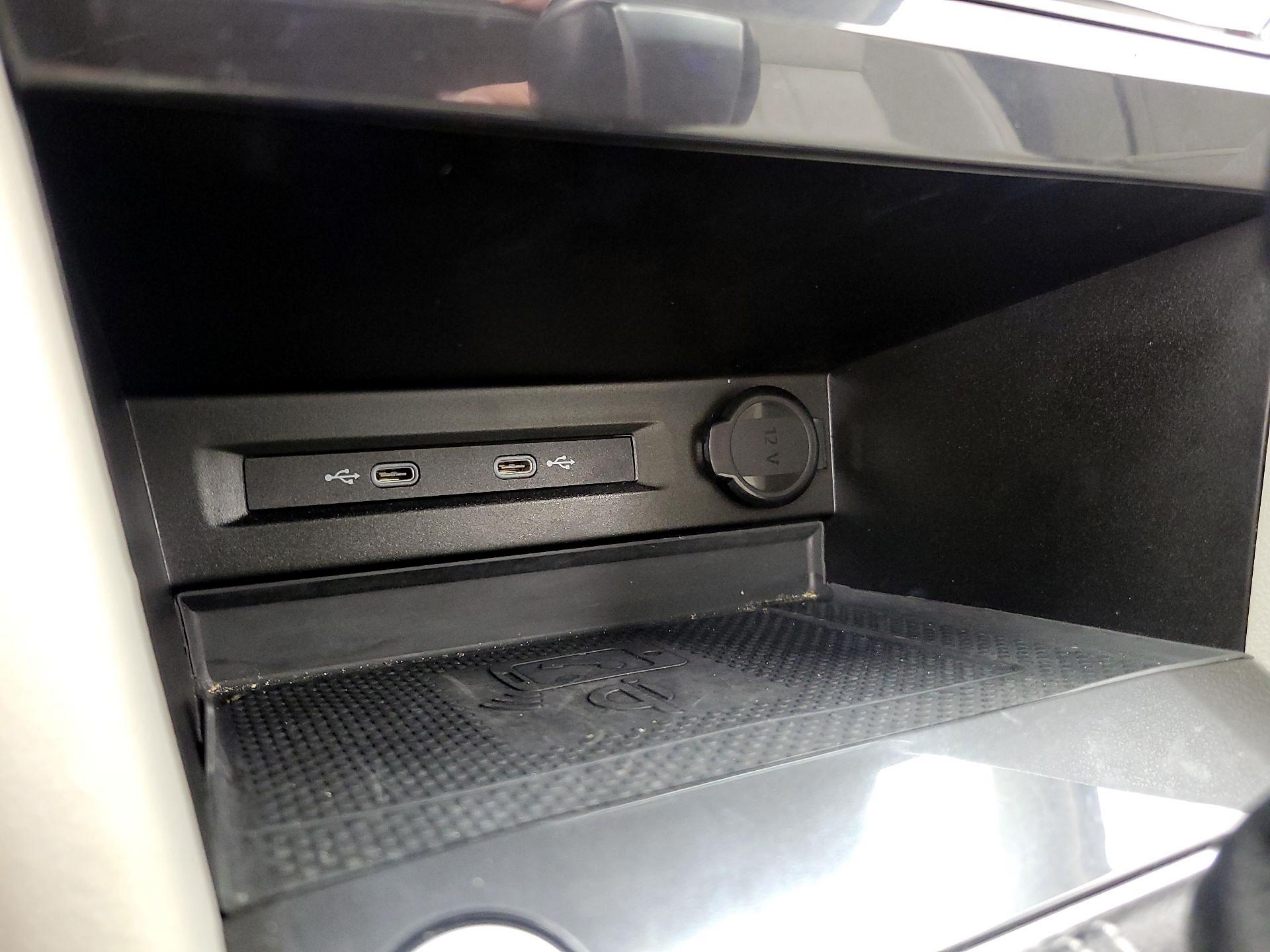 Thumbnail: 2022 Volkswagen Tiguan - 18