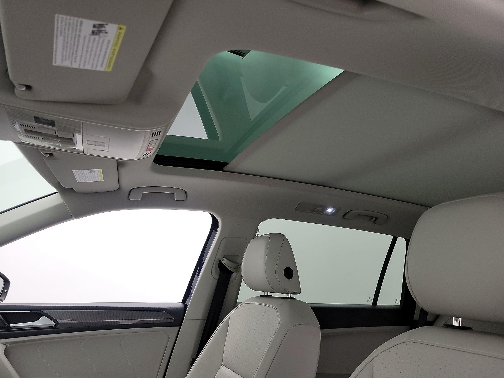 Thumbnail: 2022 Volkswagen Tiguan - 19