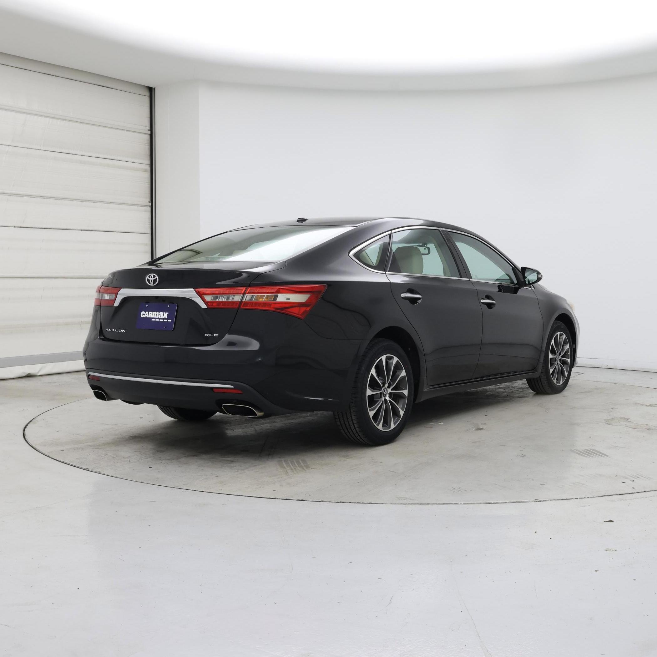 Thumbnail: 2016 Toyota Avalon - 8