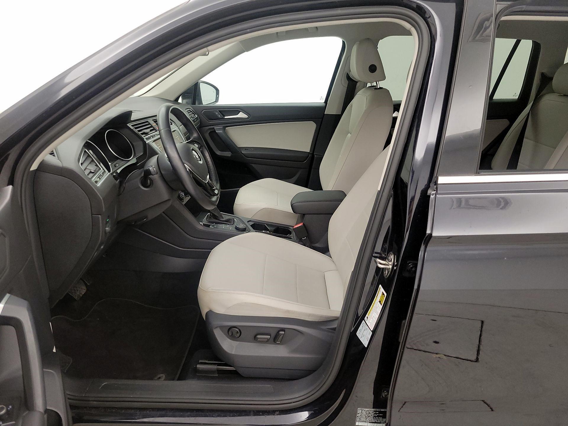 Thumbnail: 2019 Volkswagen Tiguan - 9