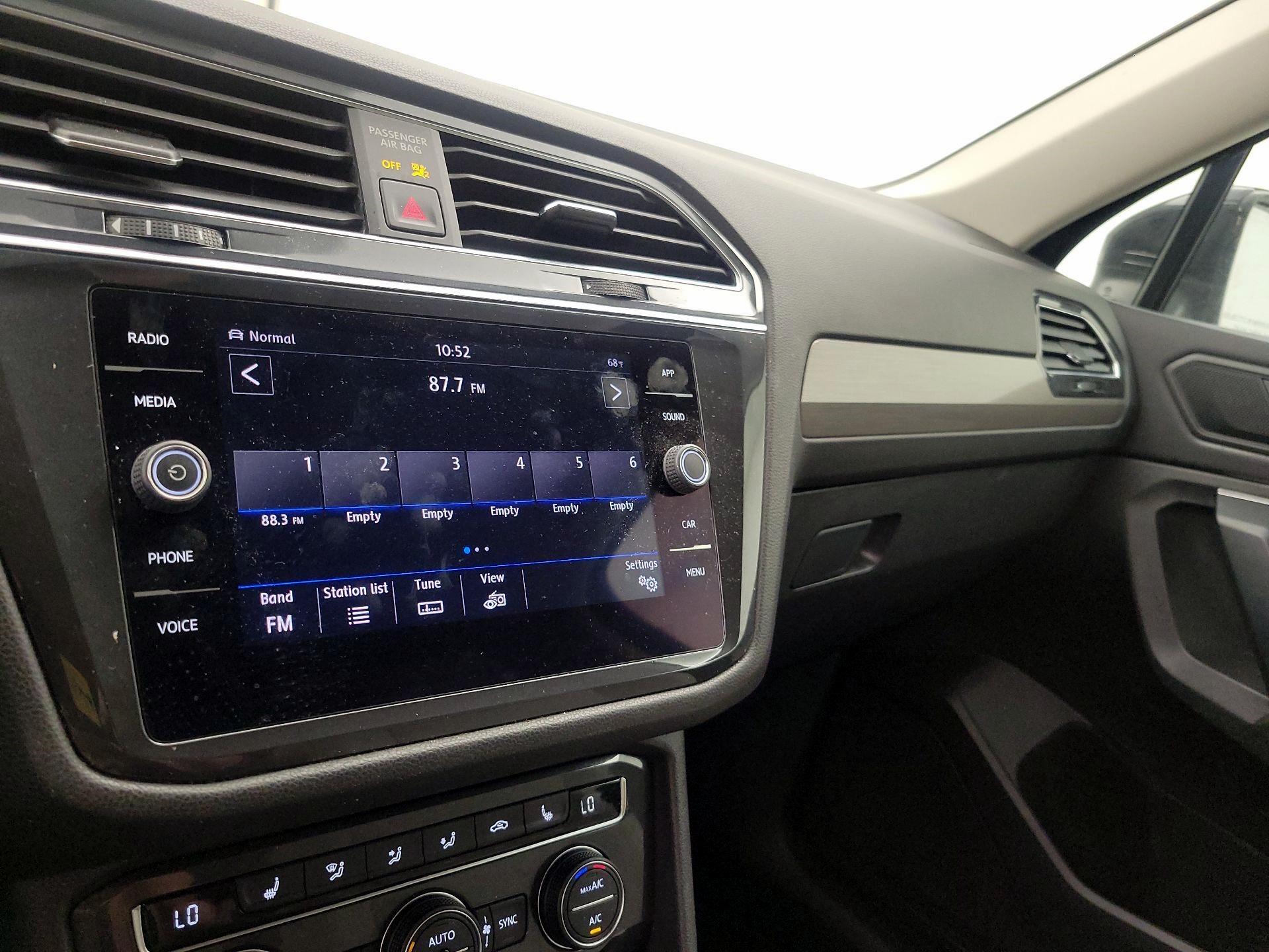 Thumbnail: 2019 Volkswagen Tiguan - 13