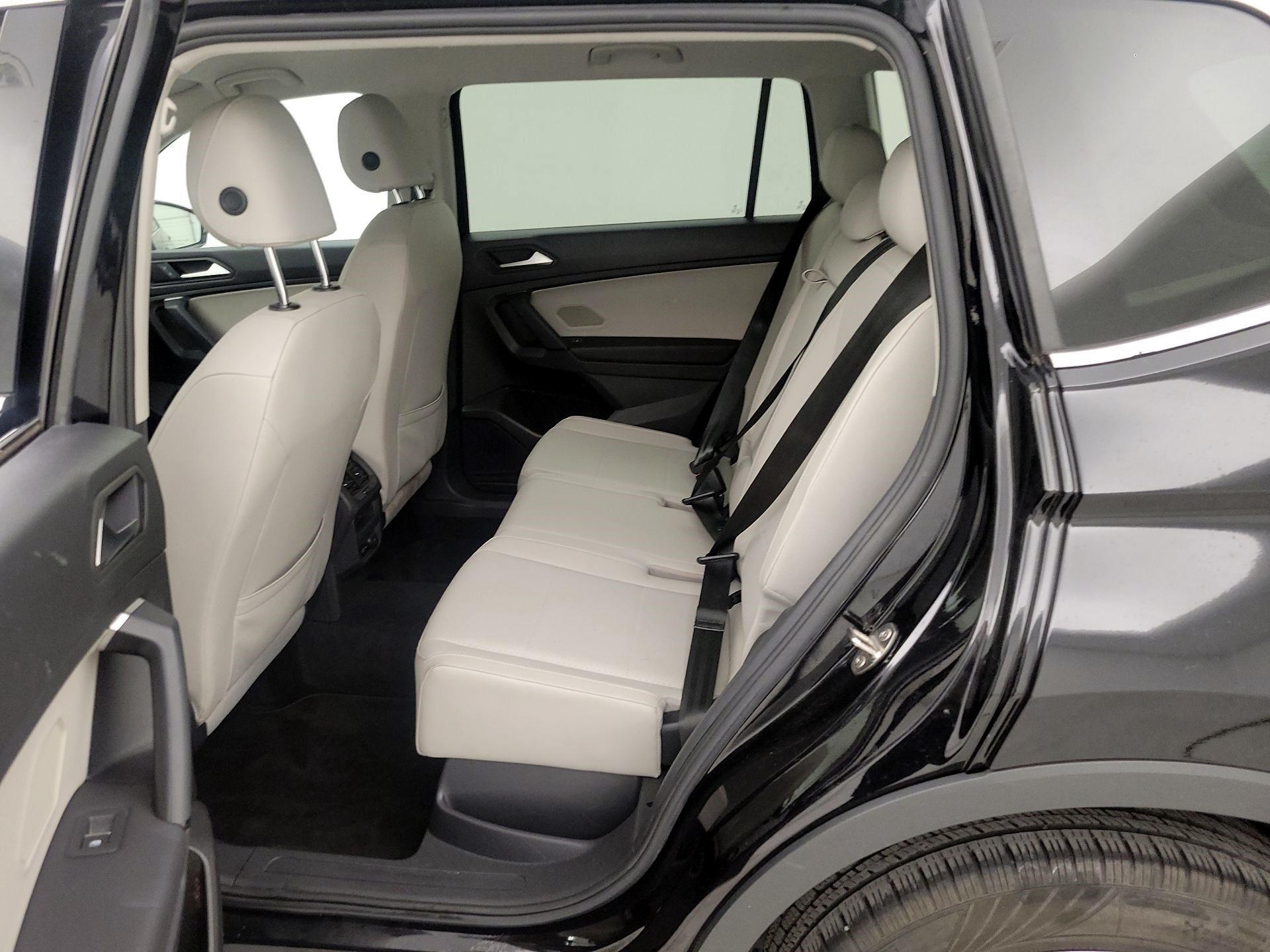 Thumbnail: 2019 Volkswagen Tiguan - 17