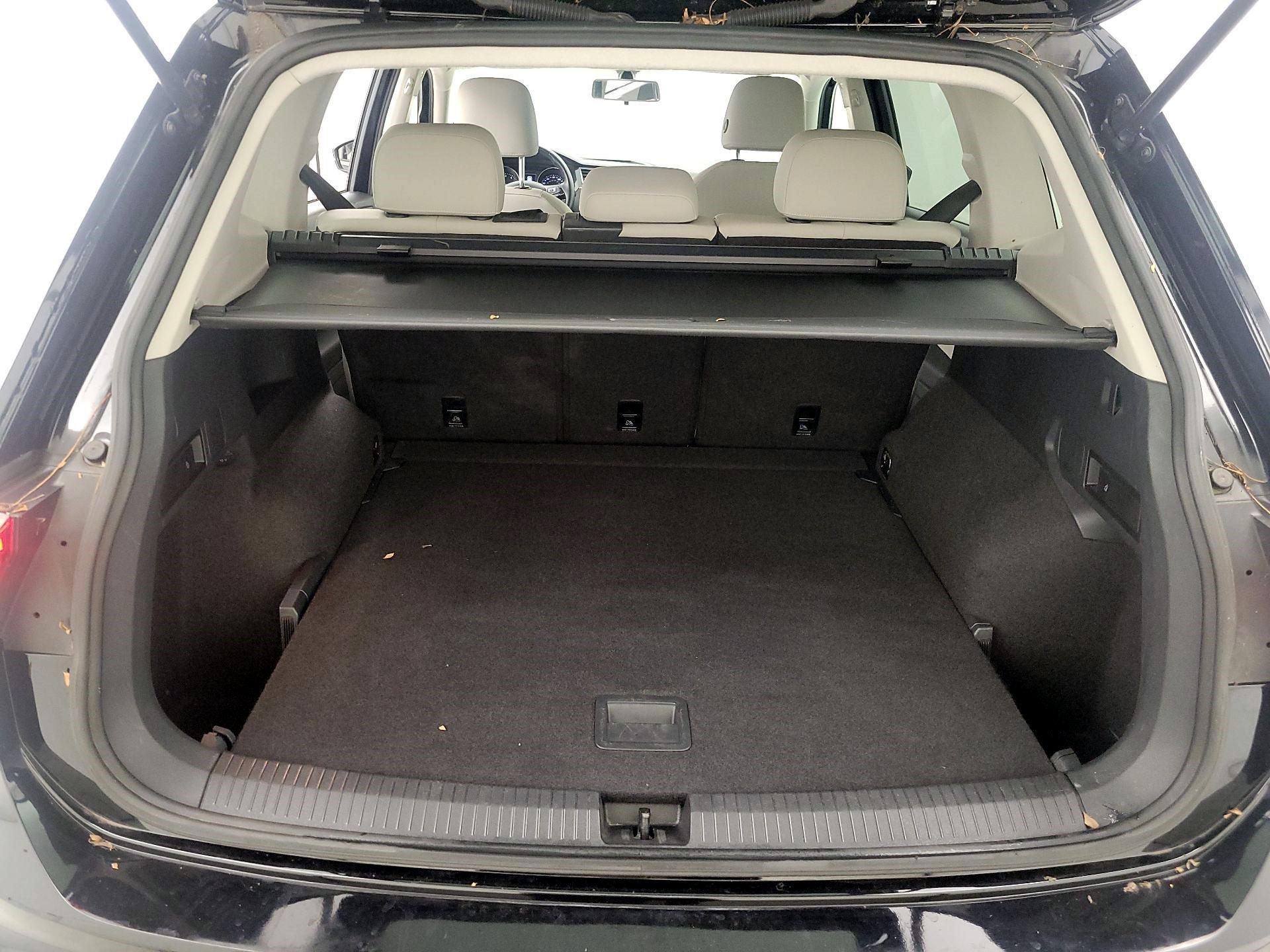 Thumbnail: 2019 Volkswagen Tiguan - 18