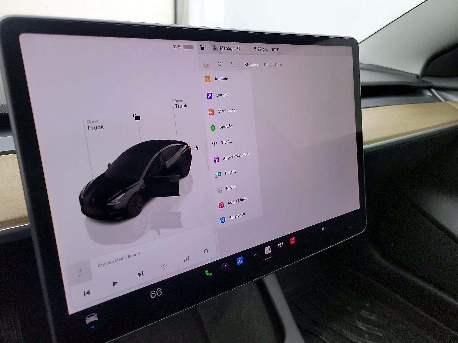 Thumbnail: 2022 Tesla Model 3 - 15