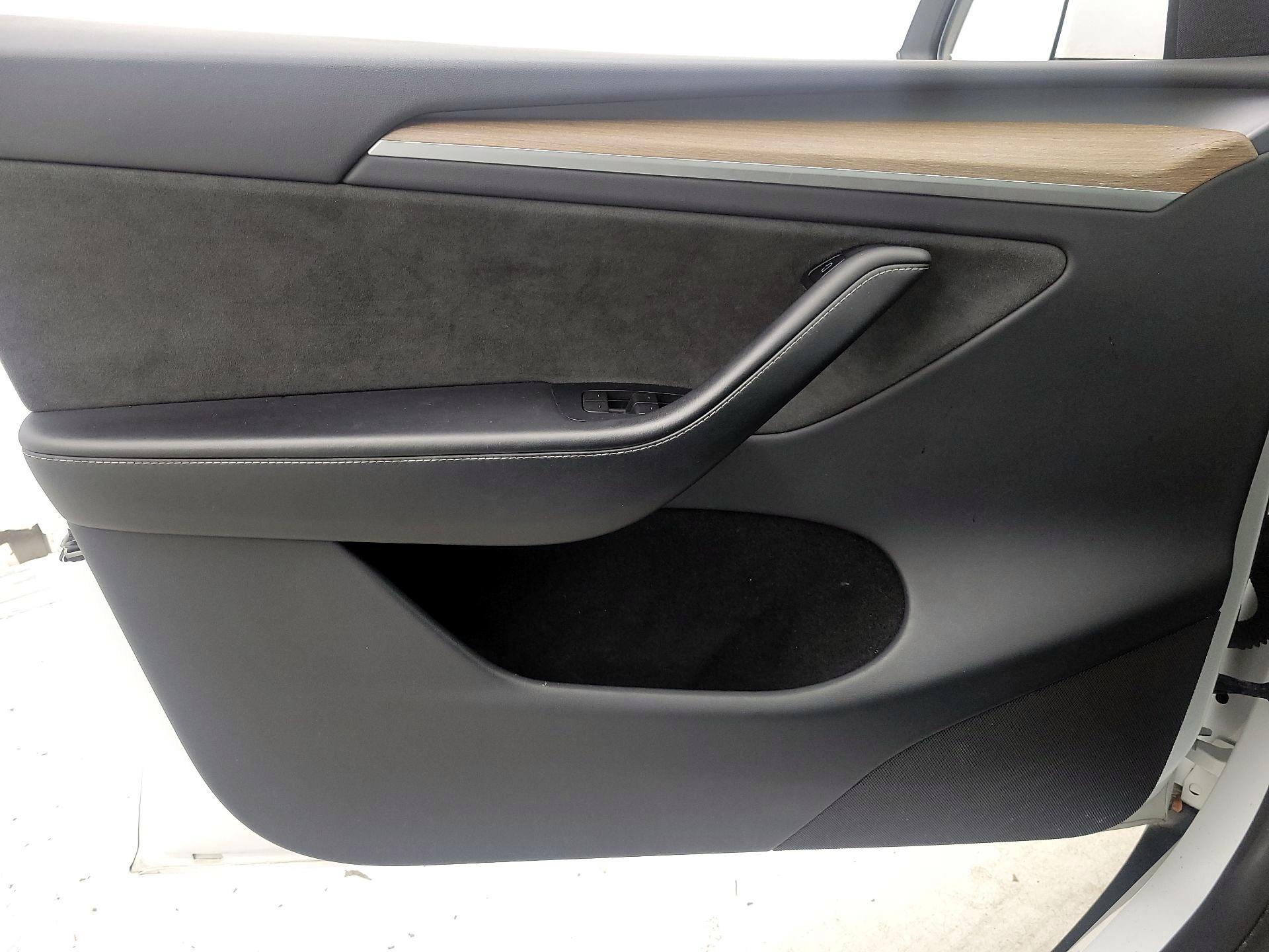 Thumbnail: 2023 Tesla Model Y - 12