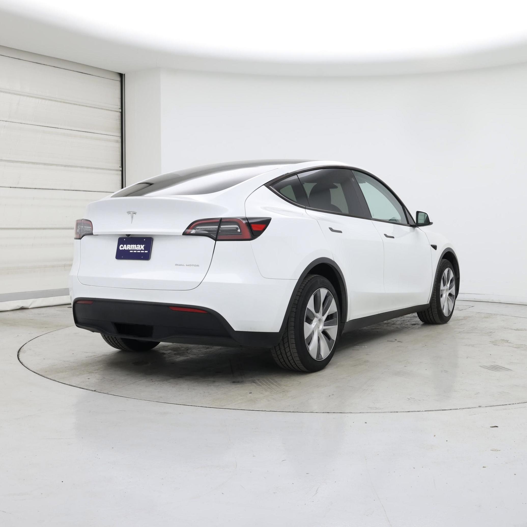 Thumbnail: 2023 Tesla Model Y - 8