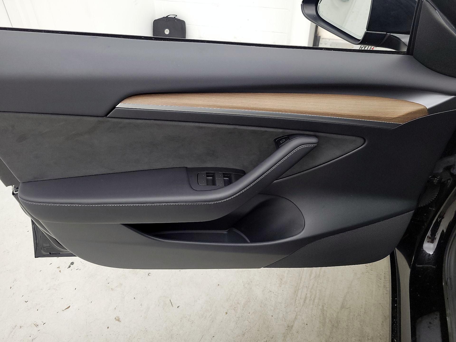 Thumbnail: 2023 Tesla Model 3 - 12