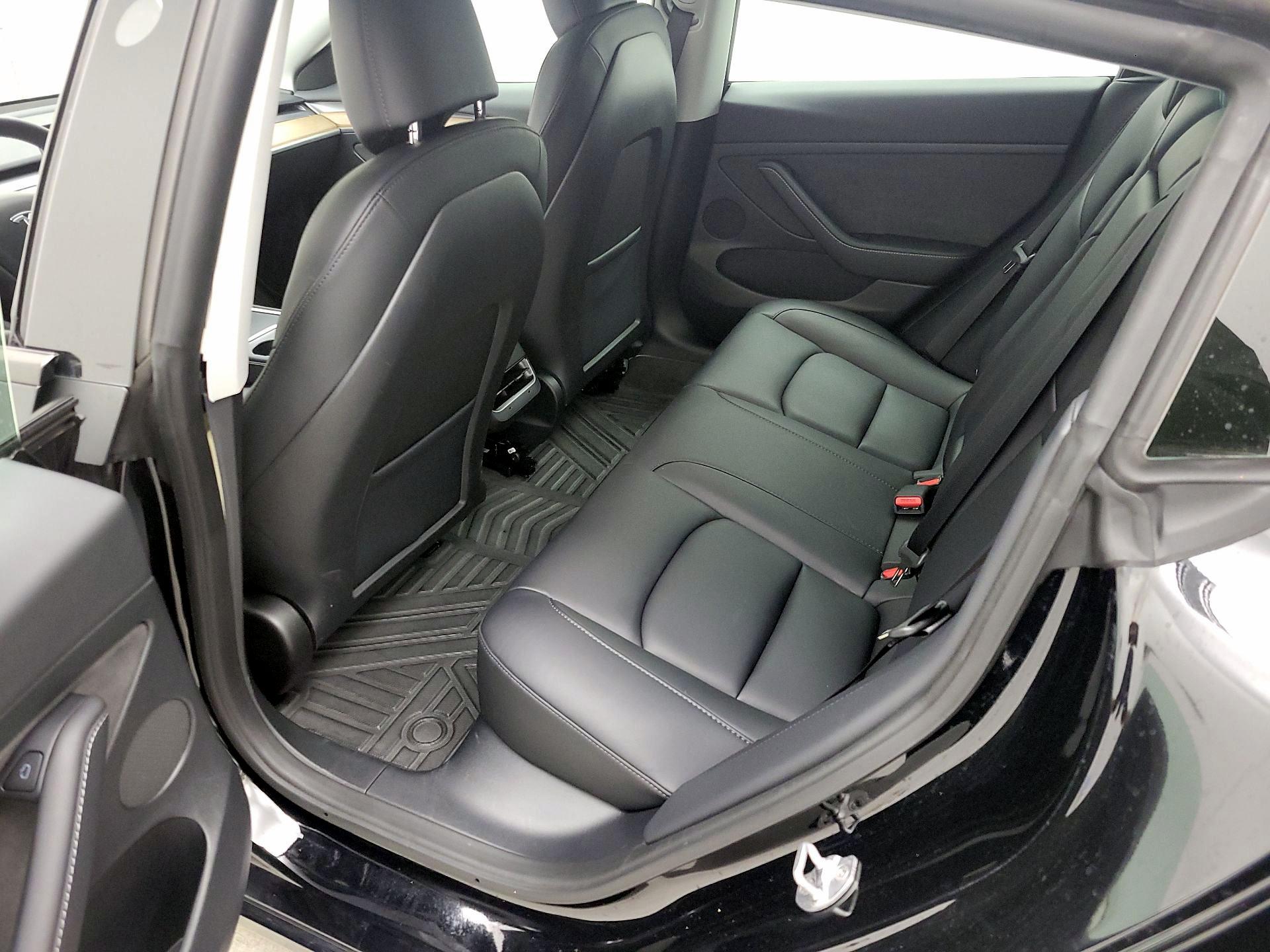 Thumbnail: 2023 Tesla Model 3 - 18