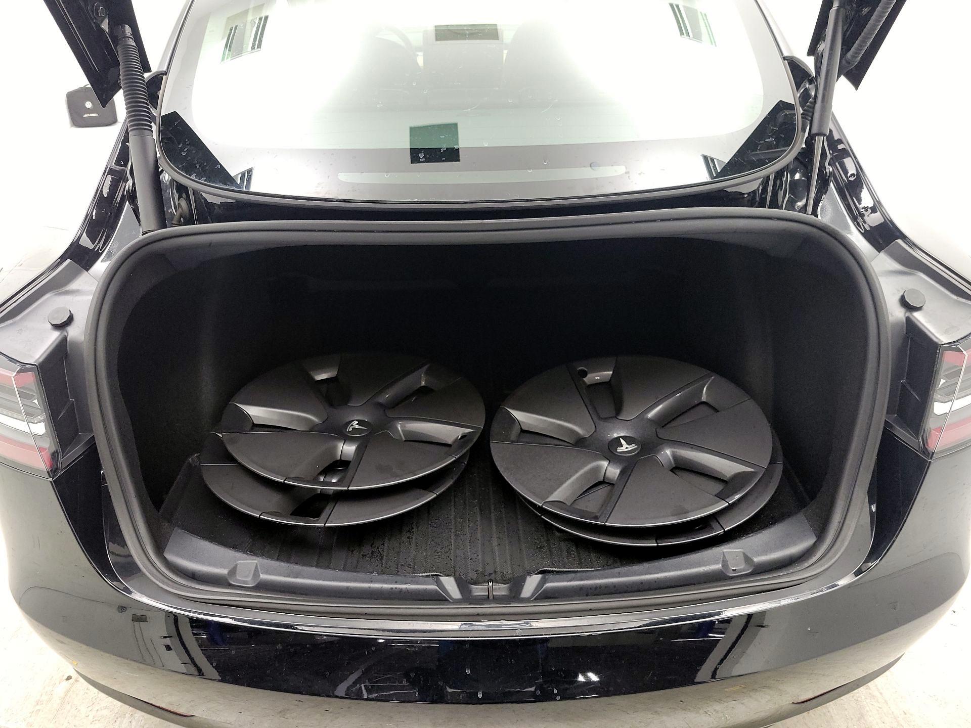 Thumbnail: 2023 Tesla Model 3 - 19