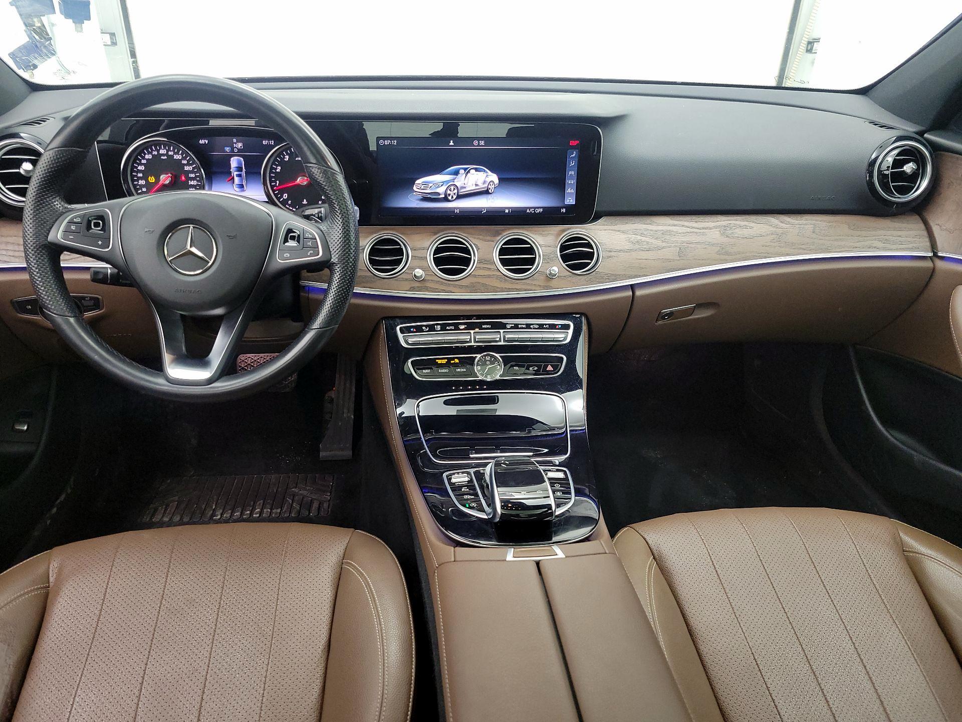 Thumbnail: 2017 Mercedes-Benz E-Class - 9