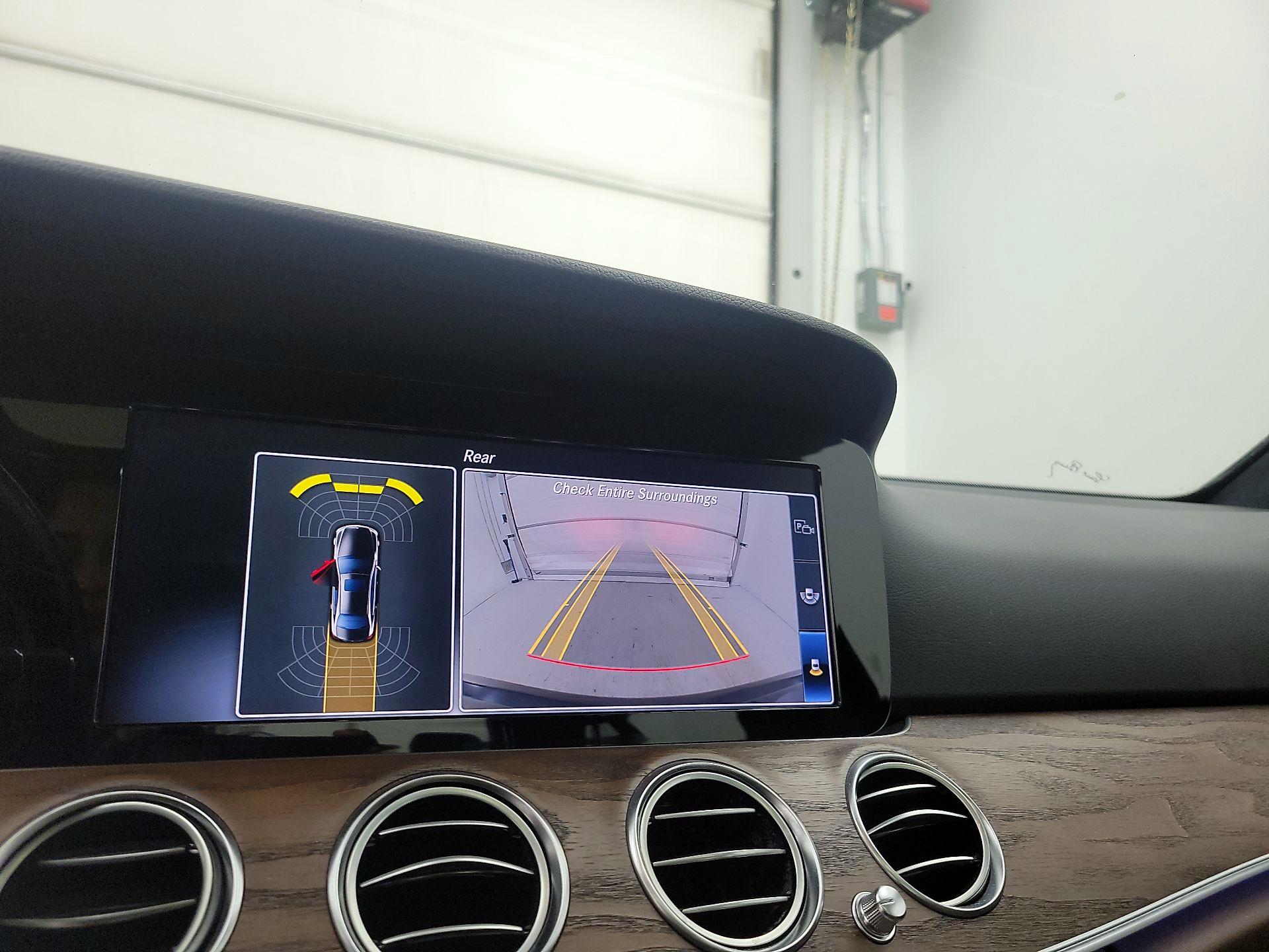 Thumbnail: 2017 Mercedes-Benz E-Class - 14