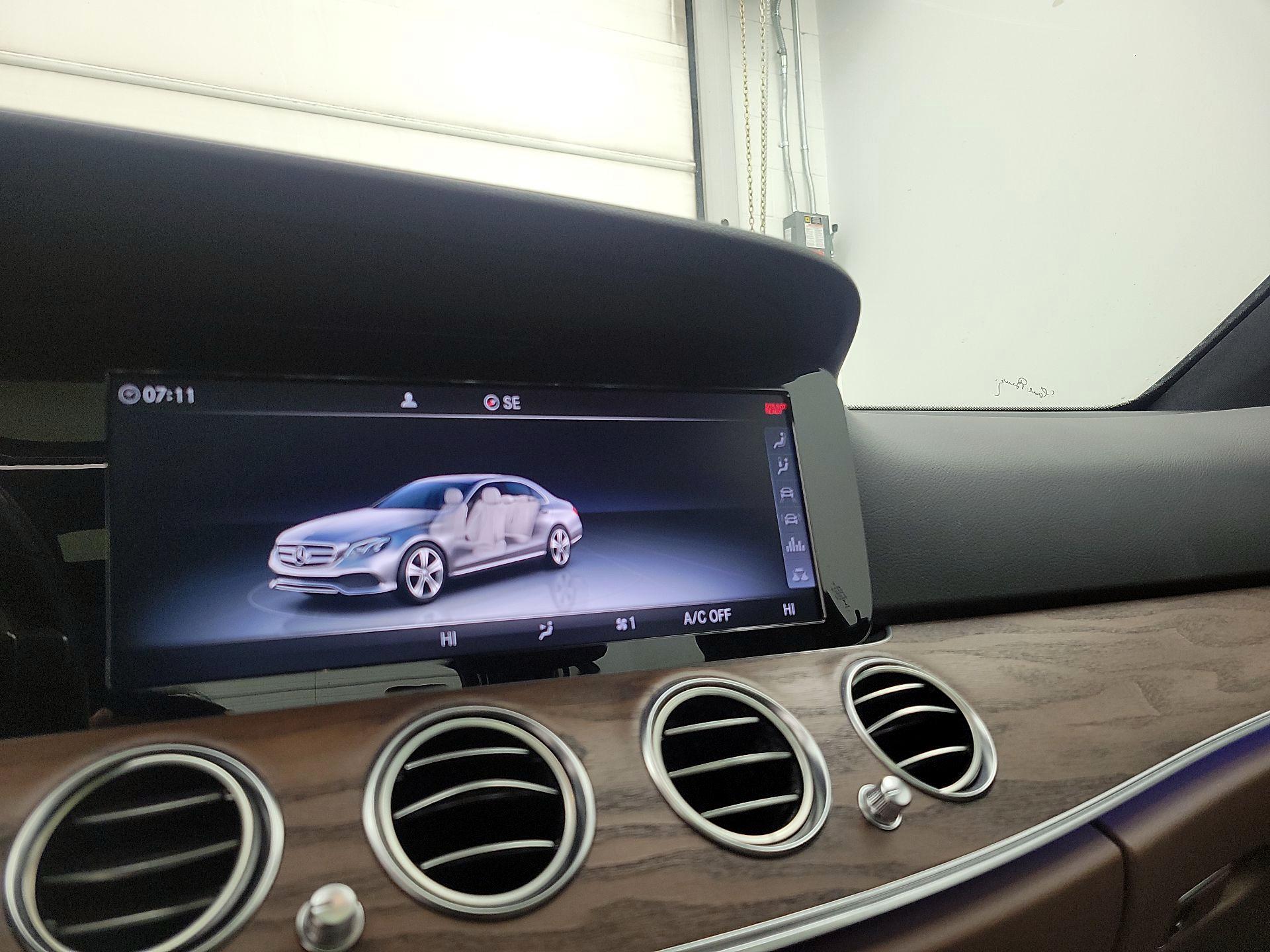 Thumbnail: 2017 Mercedes-Benz E-Class - 15