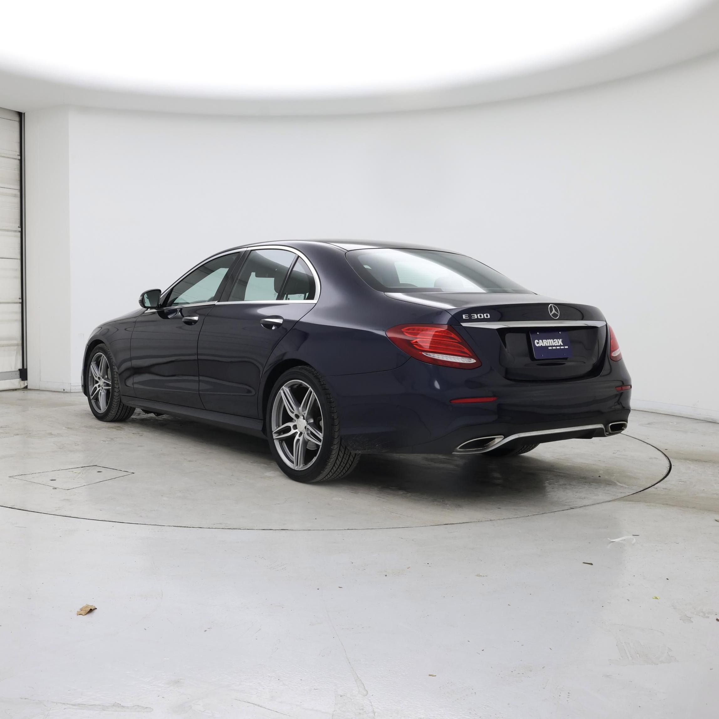 Thumbnail: 2017 Mercedes-Benz E-Class - 2