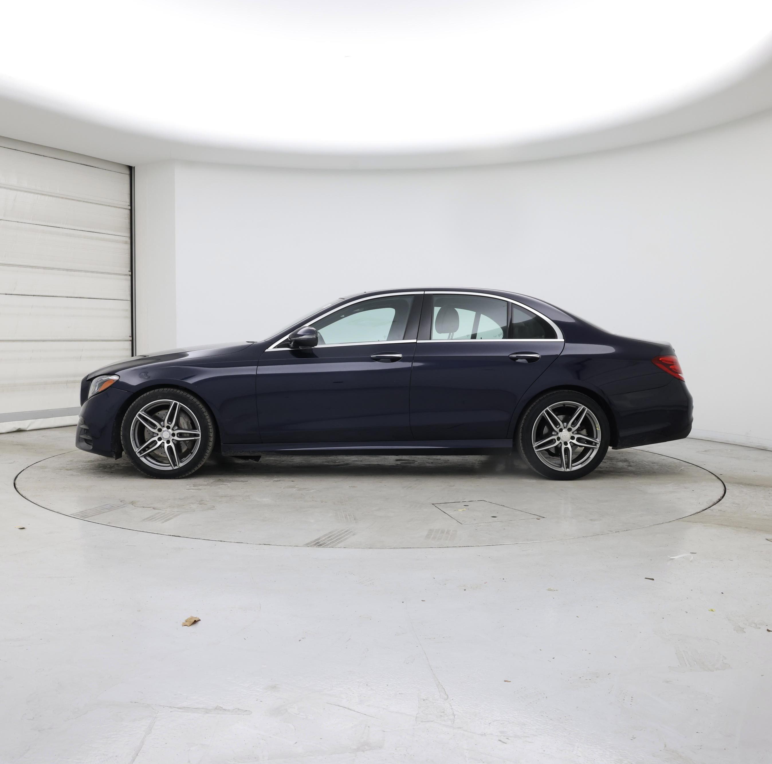 Thumbnail: 2017 Mercedes-Benz E-Class - 3