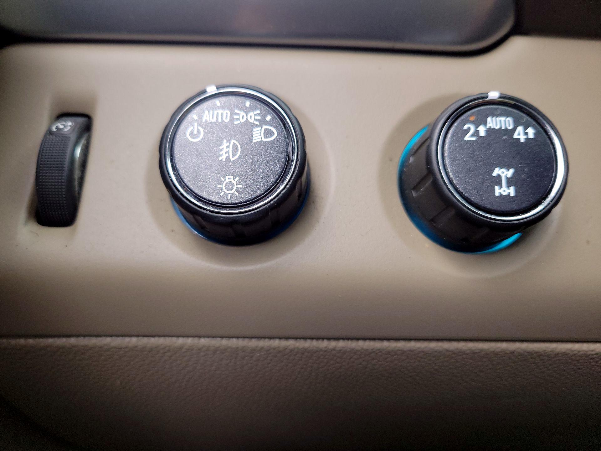 Thumbnail: 2020 Chevrolet Tahoe - 13