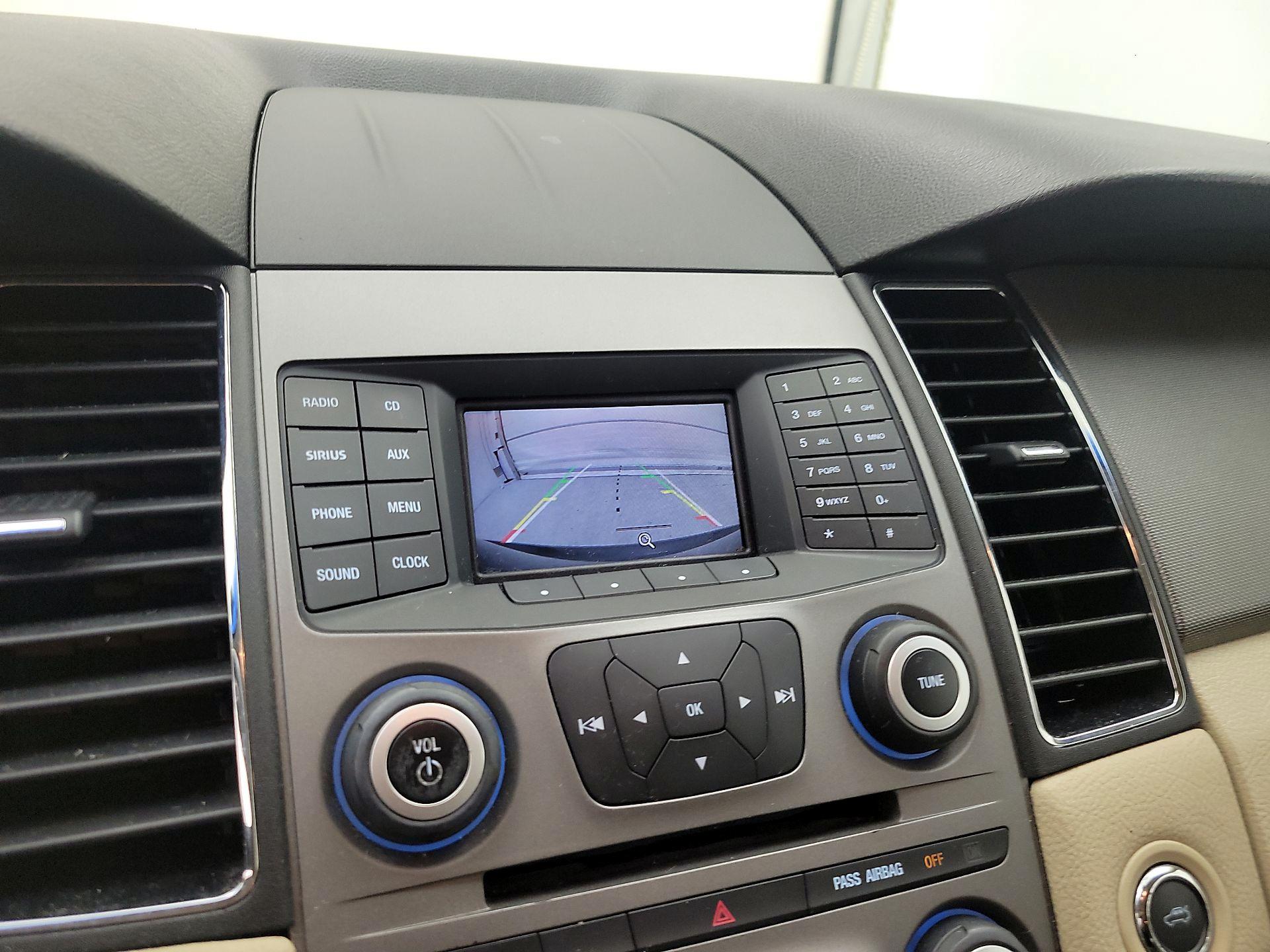 Thumbnail: 2016 Ford Taurus - 14