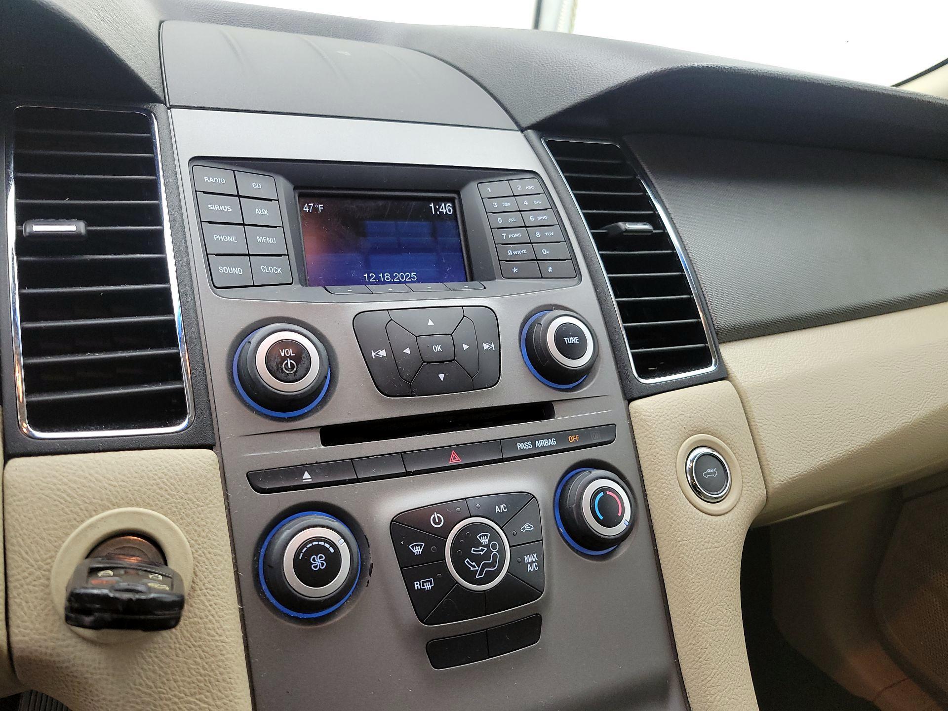 Thumbnail: 2016 Ford Taurus - 15