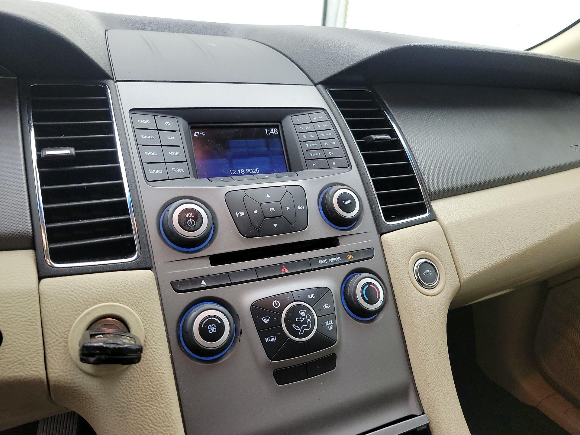 Thumbnail: 2016 Ford Taurus - 16