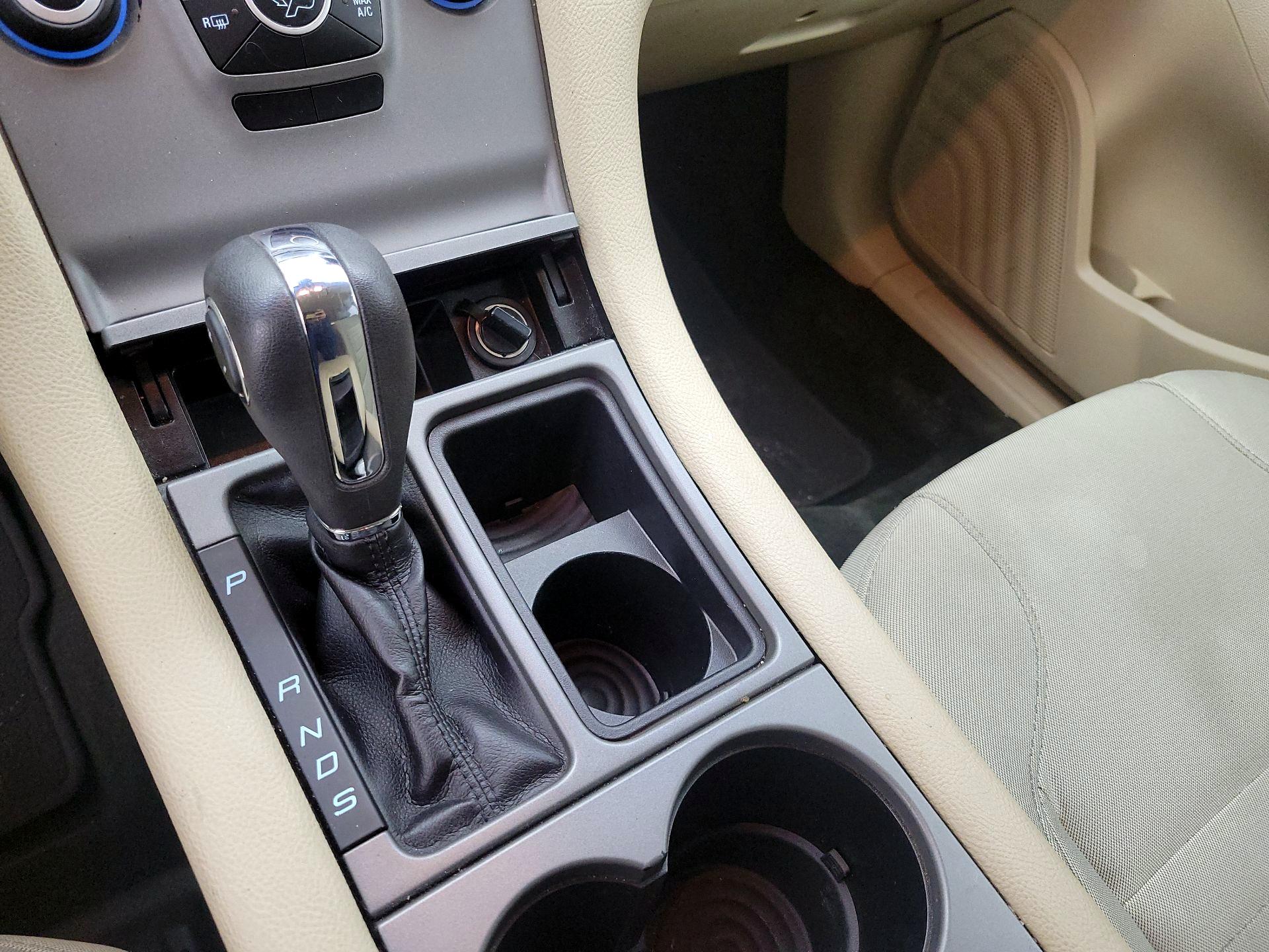 Thumbnail: 2016 Ford Taurus - 17