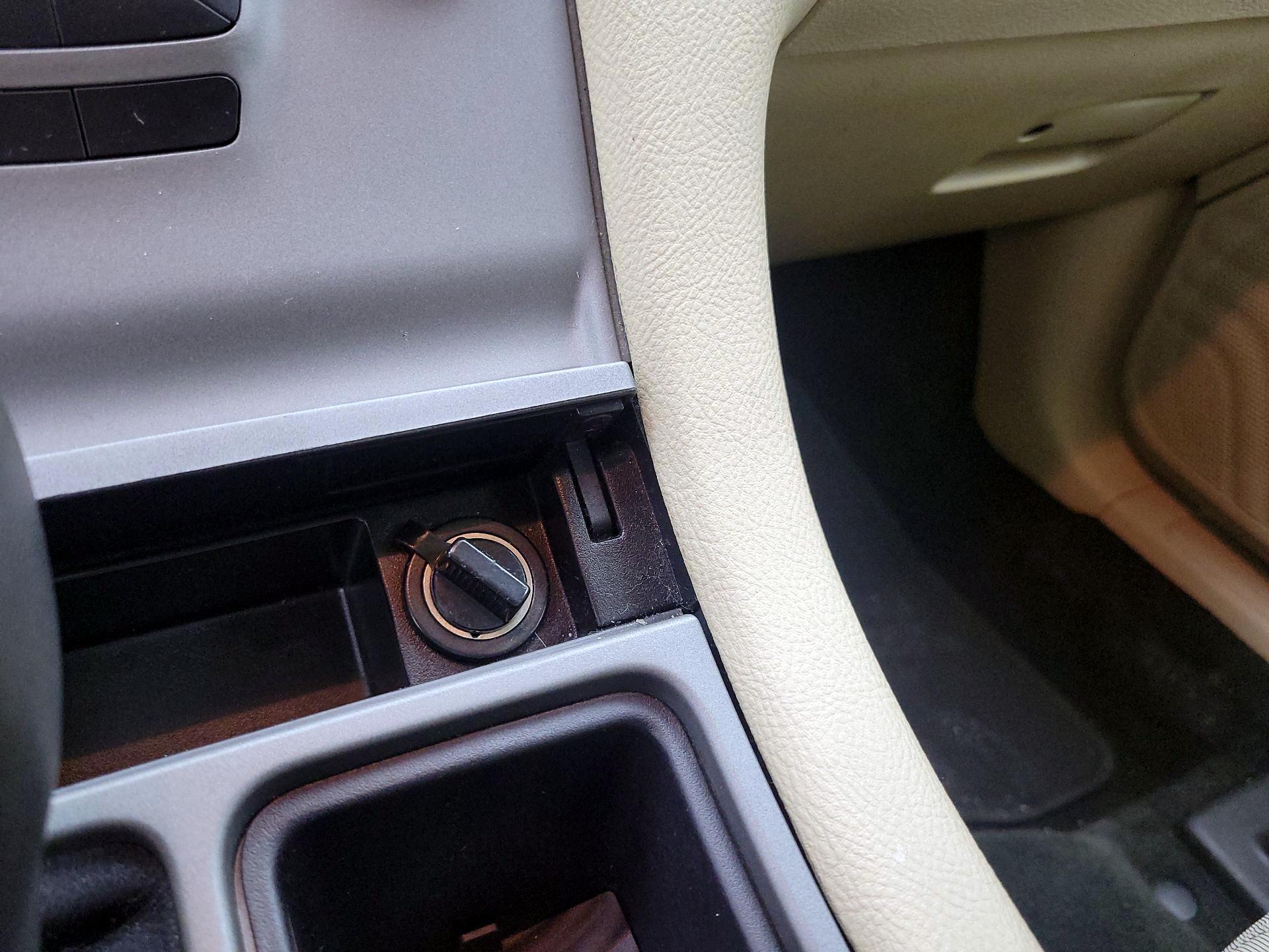 Thumbnail: 2016 Ford Taurus - 18