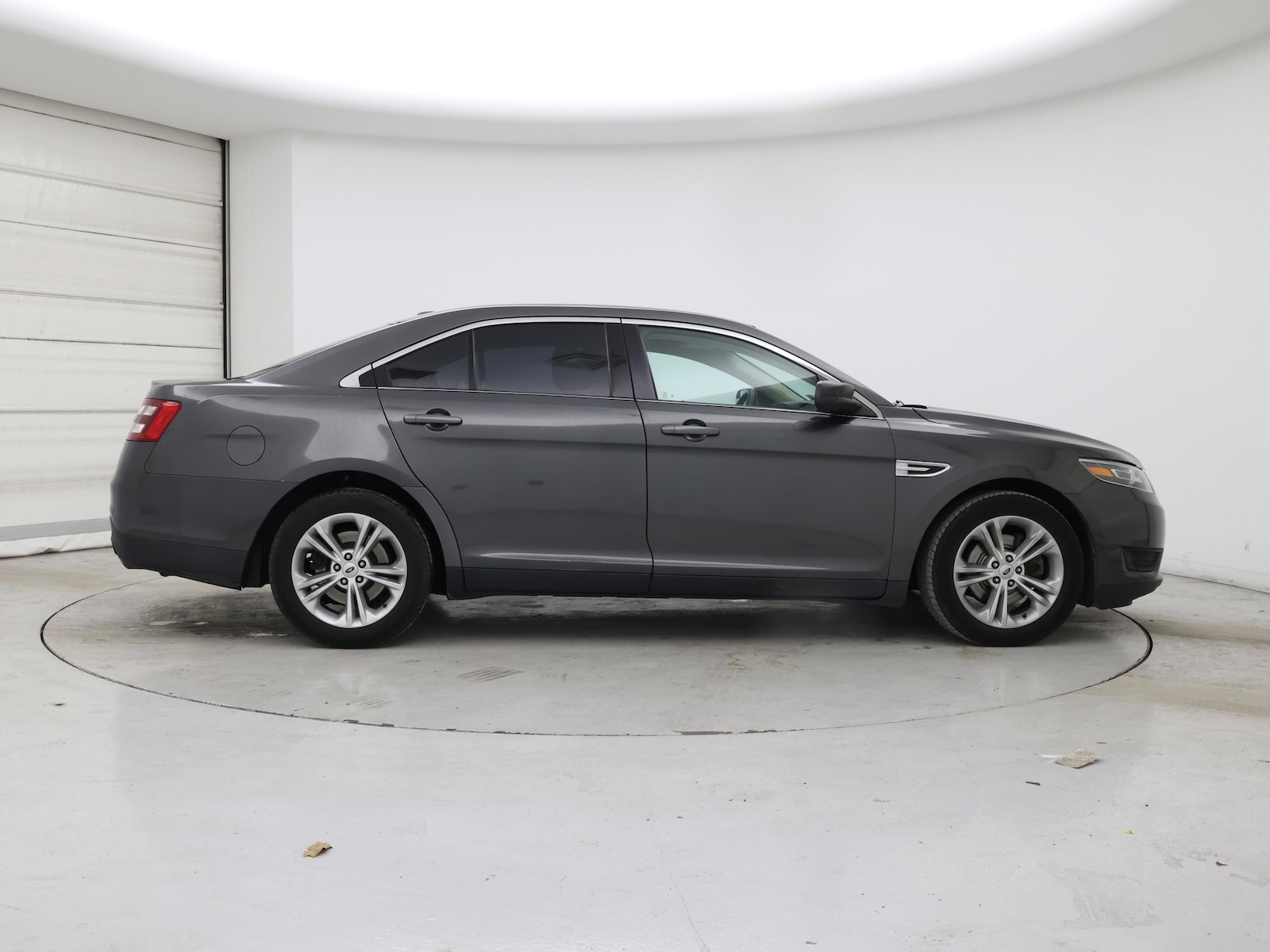 2016 Ford Taurus SE - Photo 8
