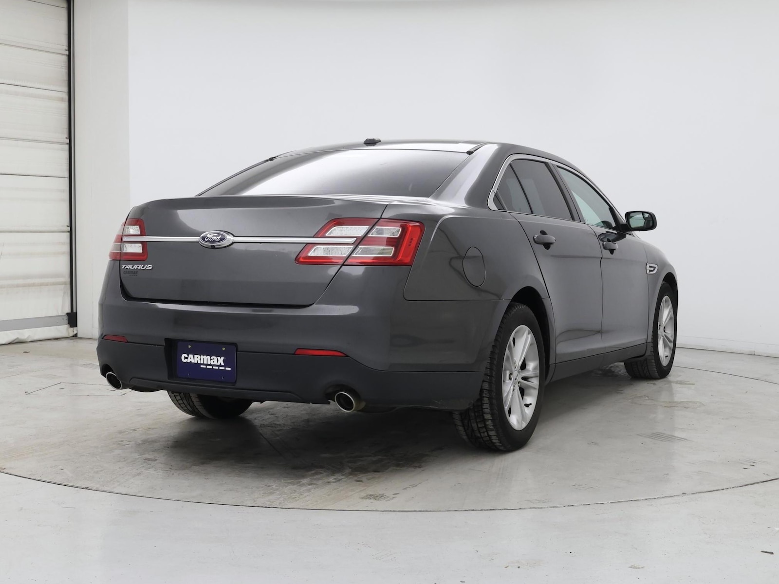 2016 Ford Taurus SE - Photo 9