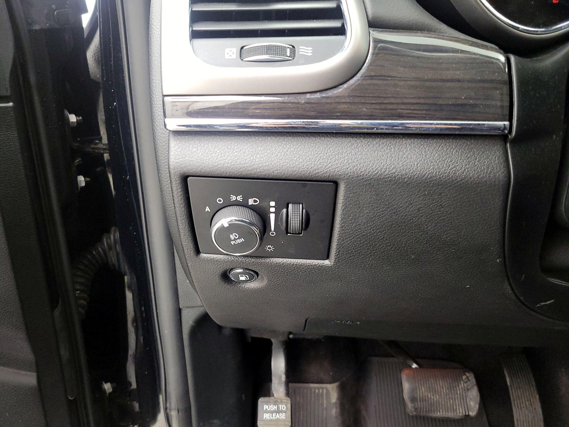 Thumbnail: 2018 Jeep Grand Cherokee - 13