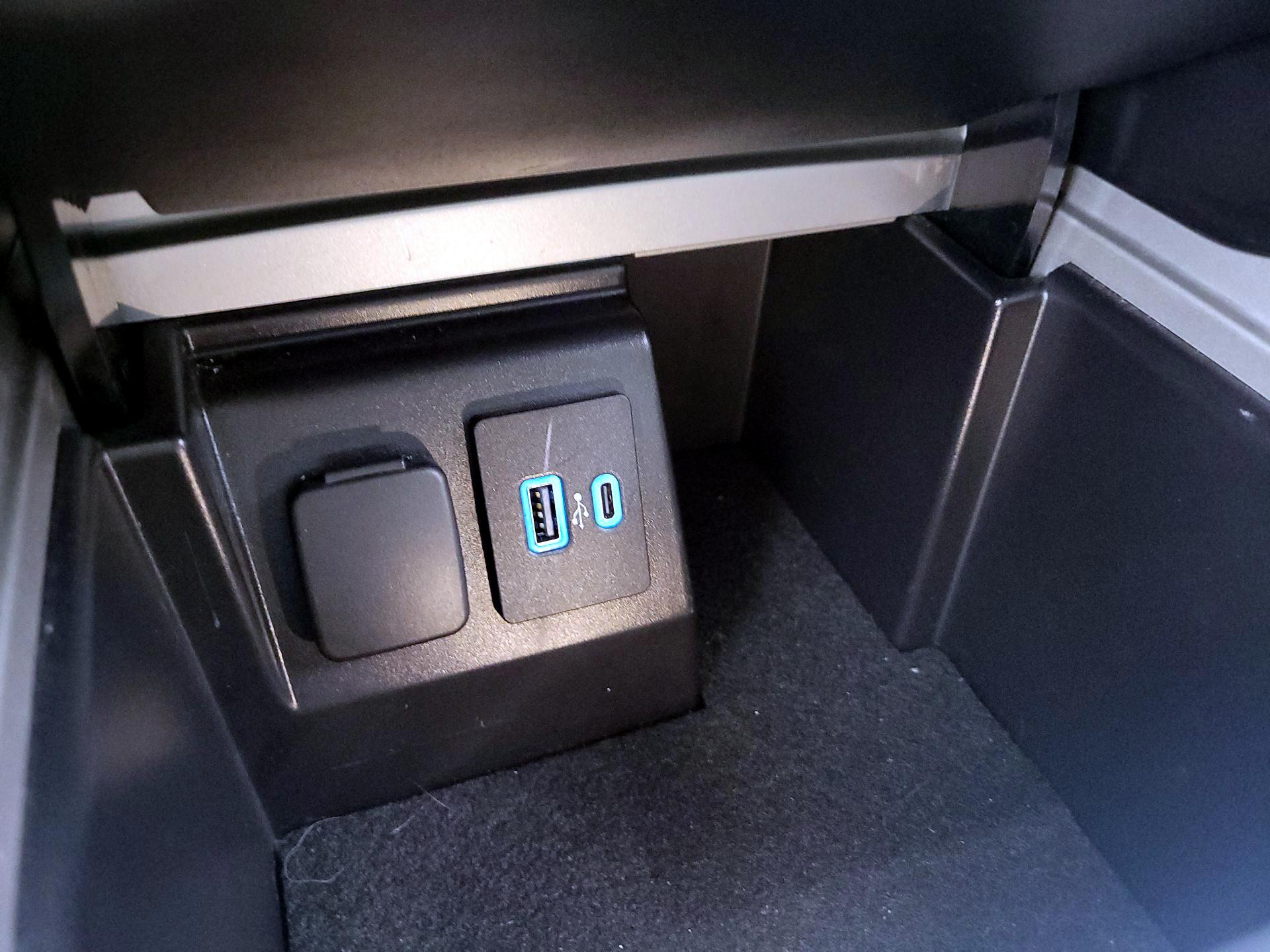 Thumbnail: 2021 Ford Explorer - 18