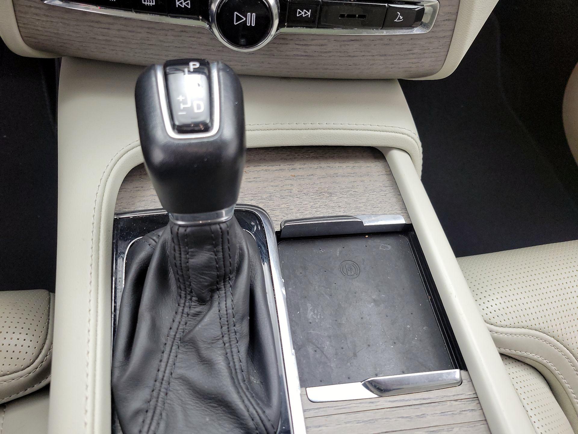 Thumbnail: 2021 Volvo XC90 - 17